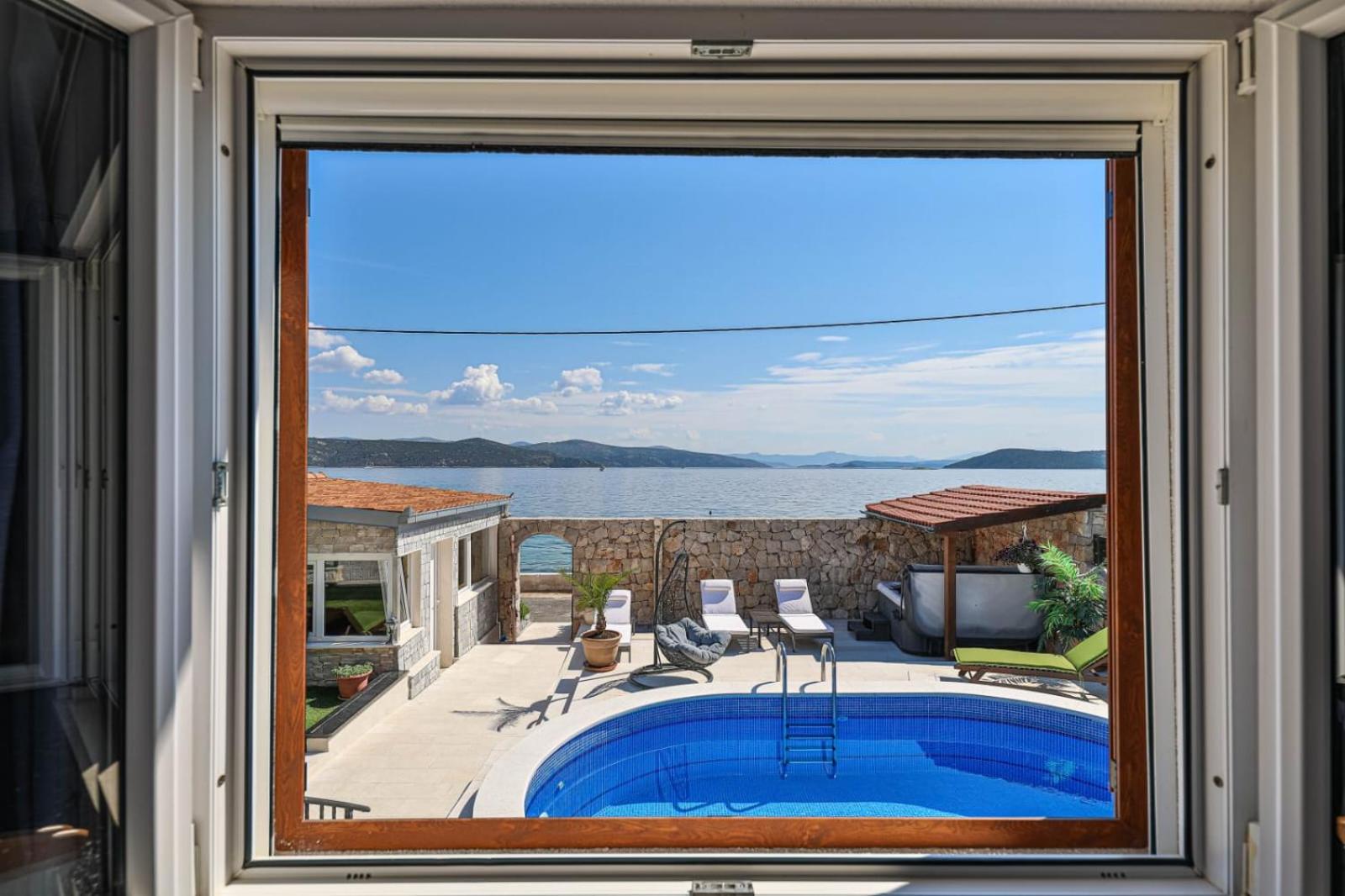Villa Pinia view 2