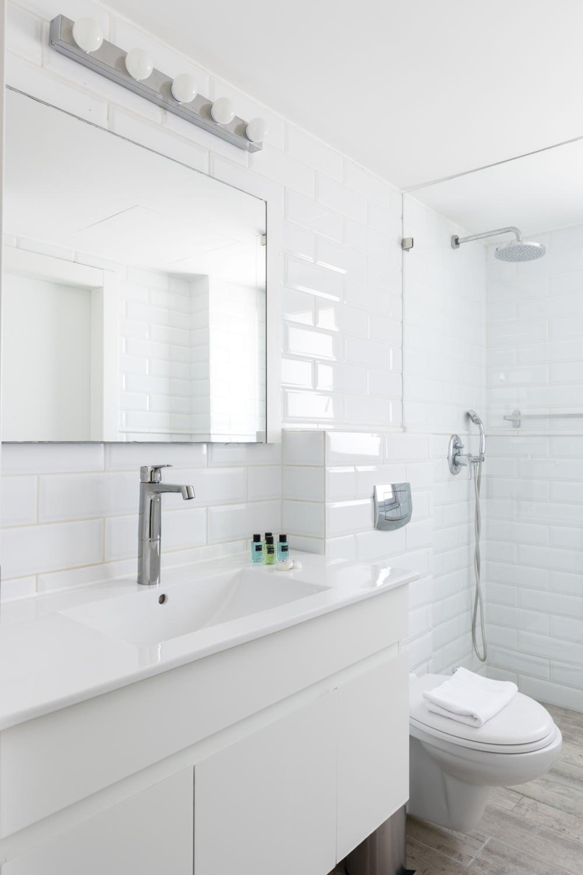 Bauhaus Boutique by TLV2RENT