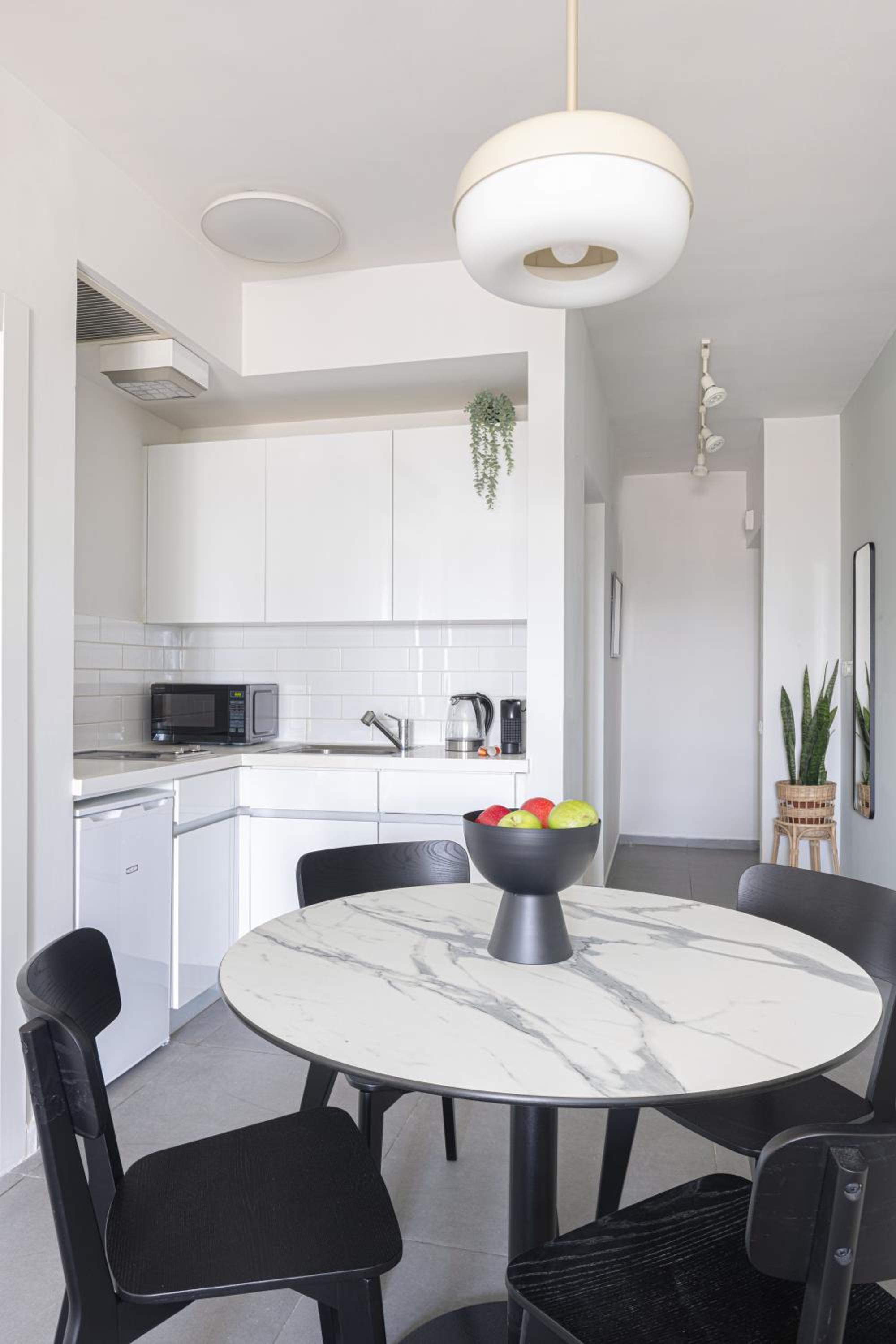 Bauhaus Boutique by TLV2RENT