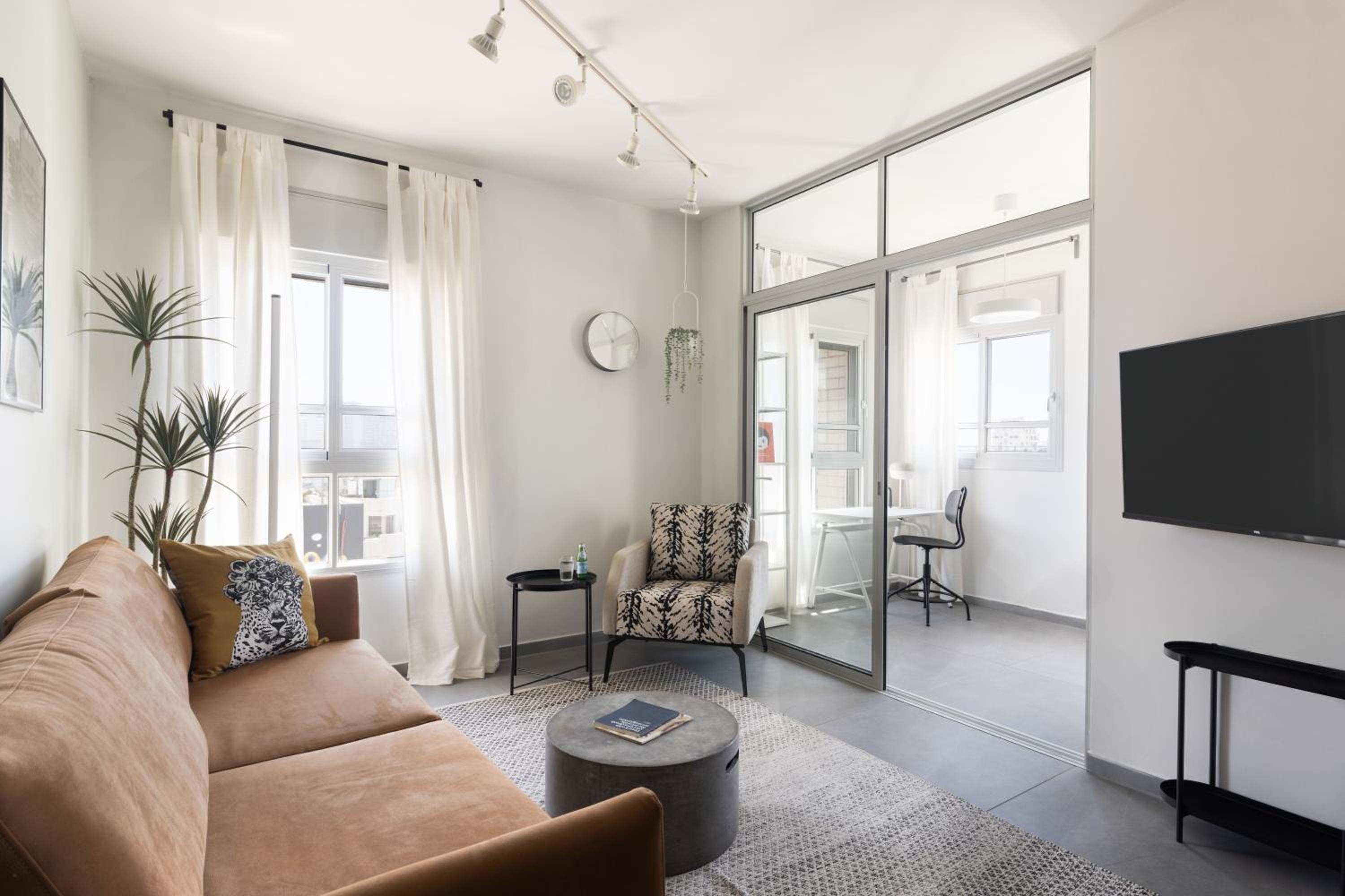 Bauhaus Boutique by TLV2RENT
