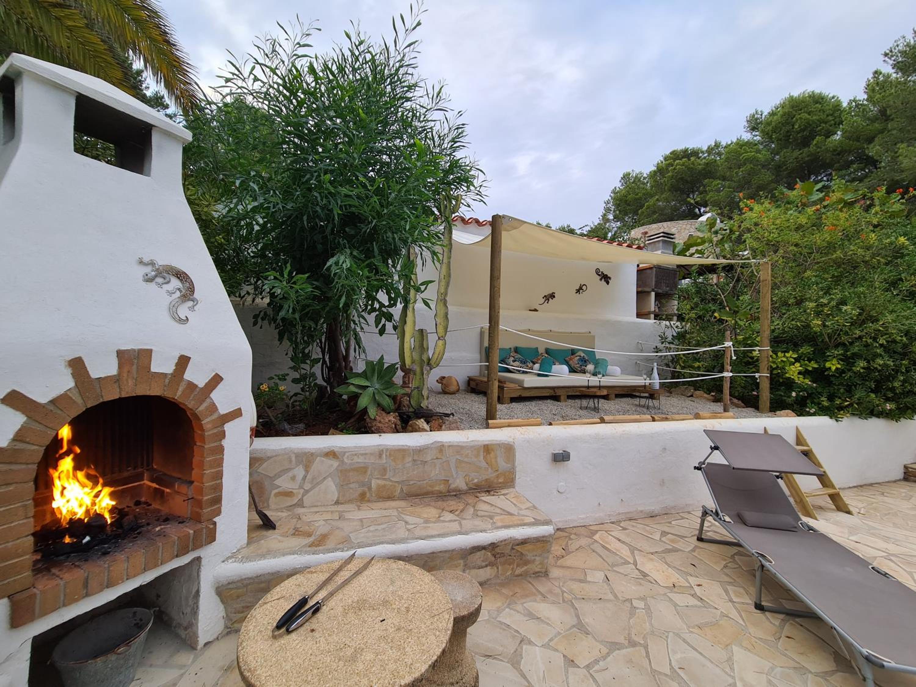 private Villa mit eigenem Pool unter Palmen
