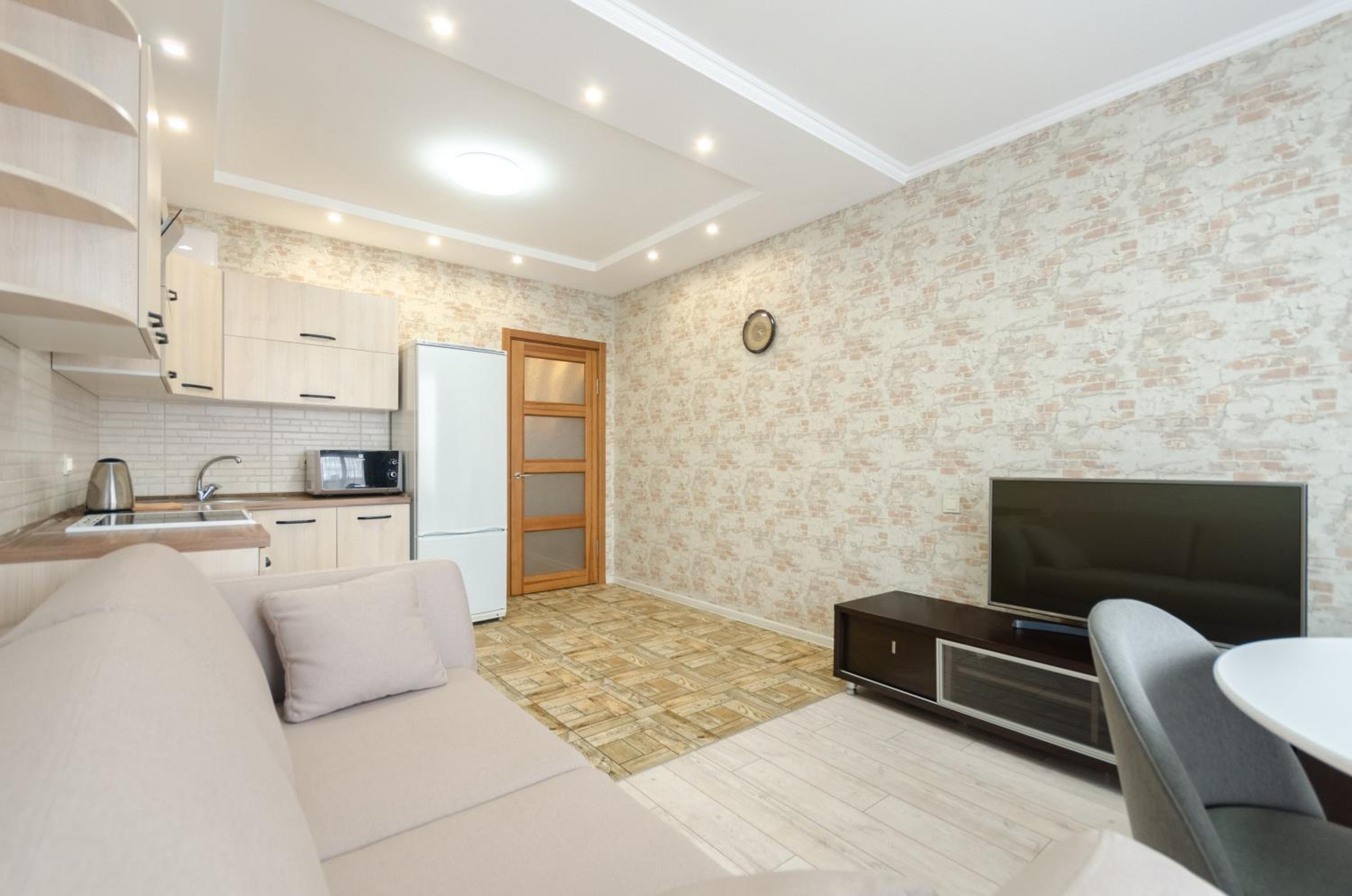 ДДД! 7-27 Kvartet, Vasyl Lypkivskyi 16g, Kyiv, railway station, metro nearby, panoramic city view, Petrovdom Apartment