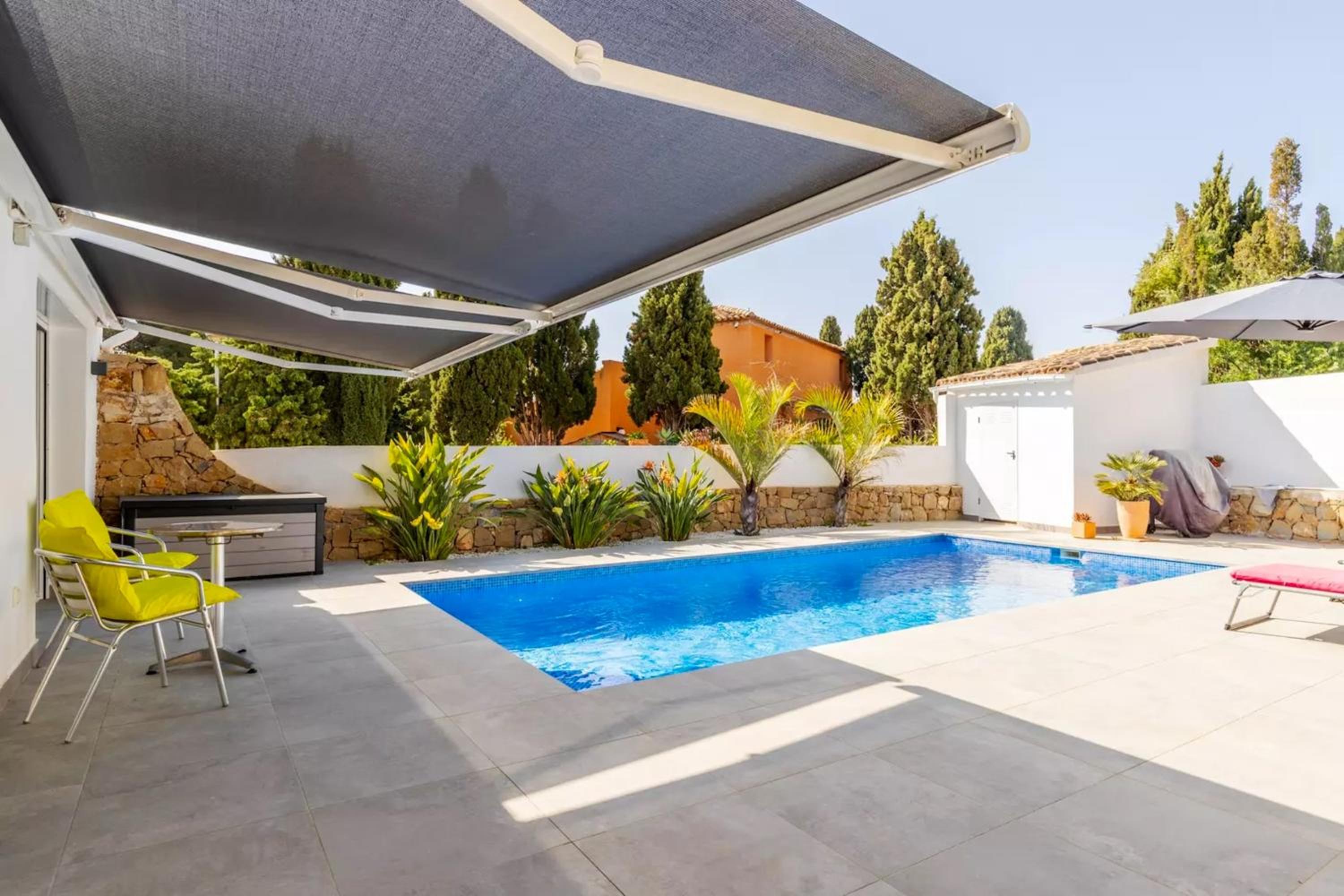 Mediterranean villa in Calpe with private pool.