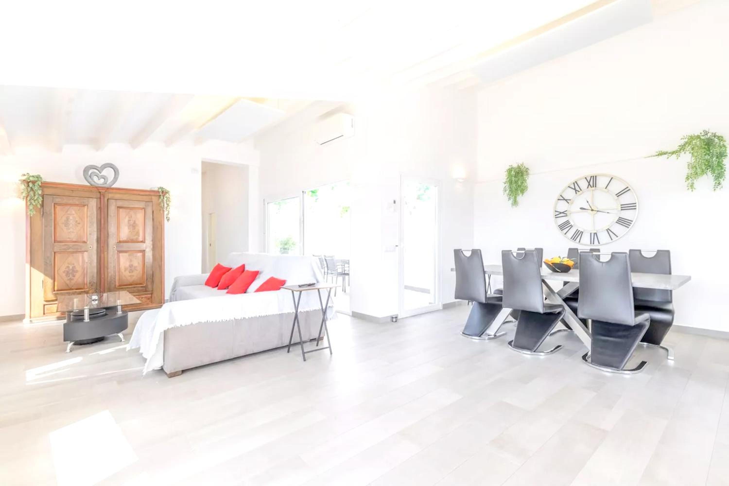 Mediterranean villa in Calpe with private pool.
