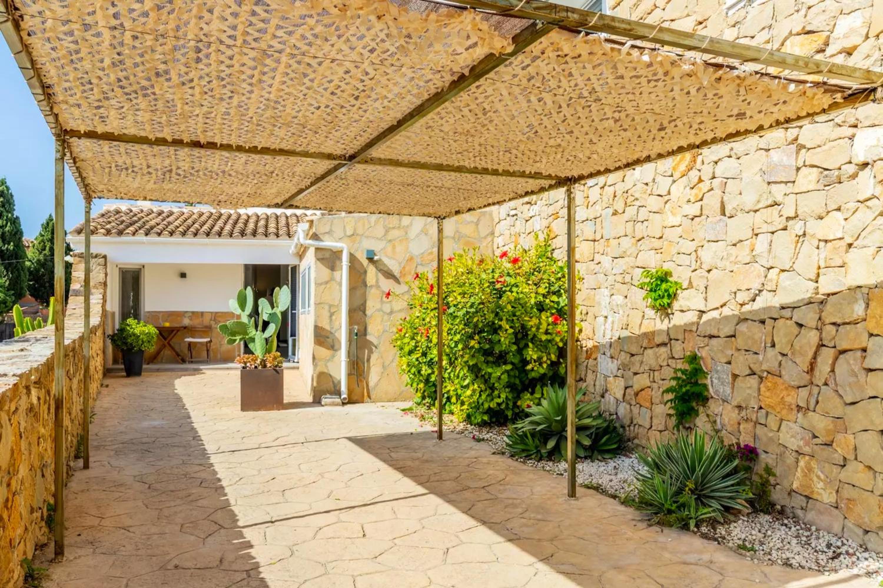 Mediterranean villa in Calpe with private pool.