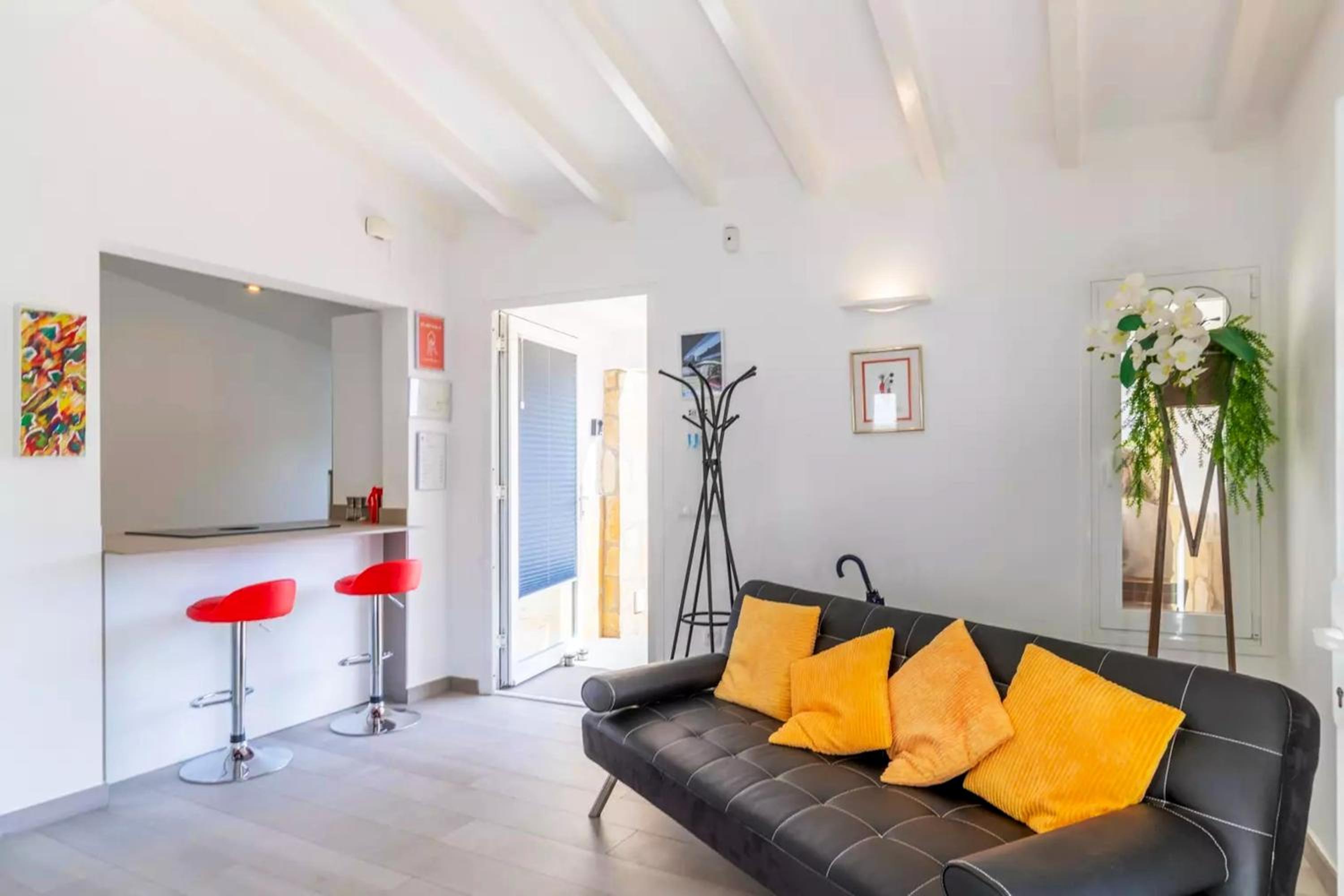 Mediterranean villa in Calpe with private pool.