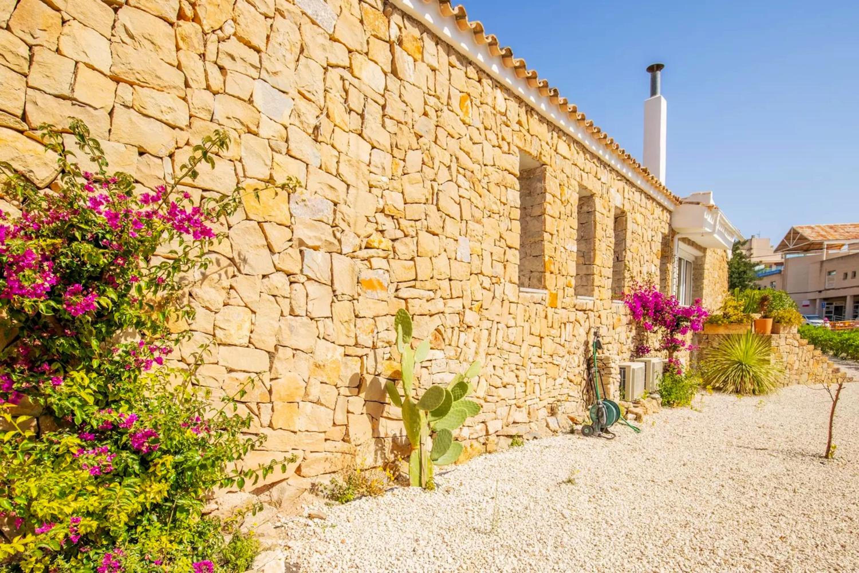 Mediterranean villa in Calpe with private pool.