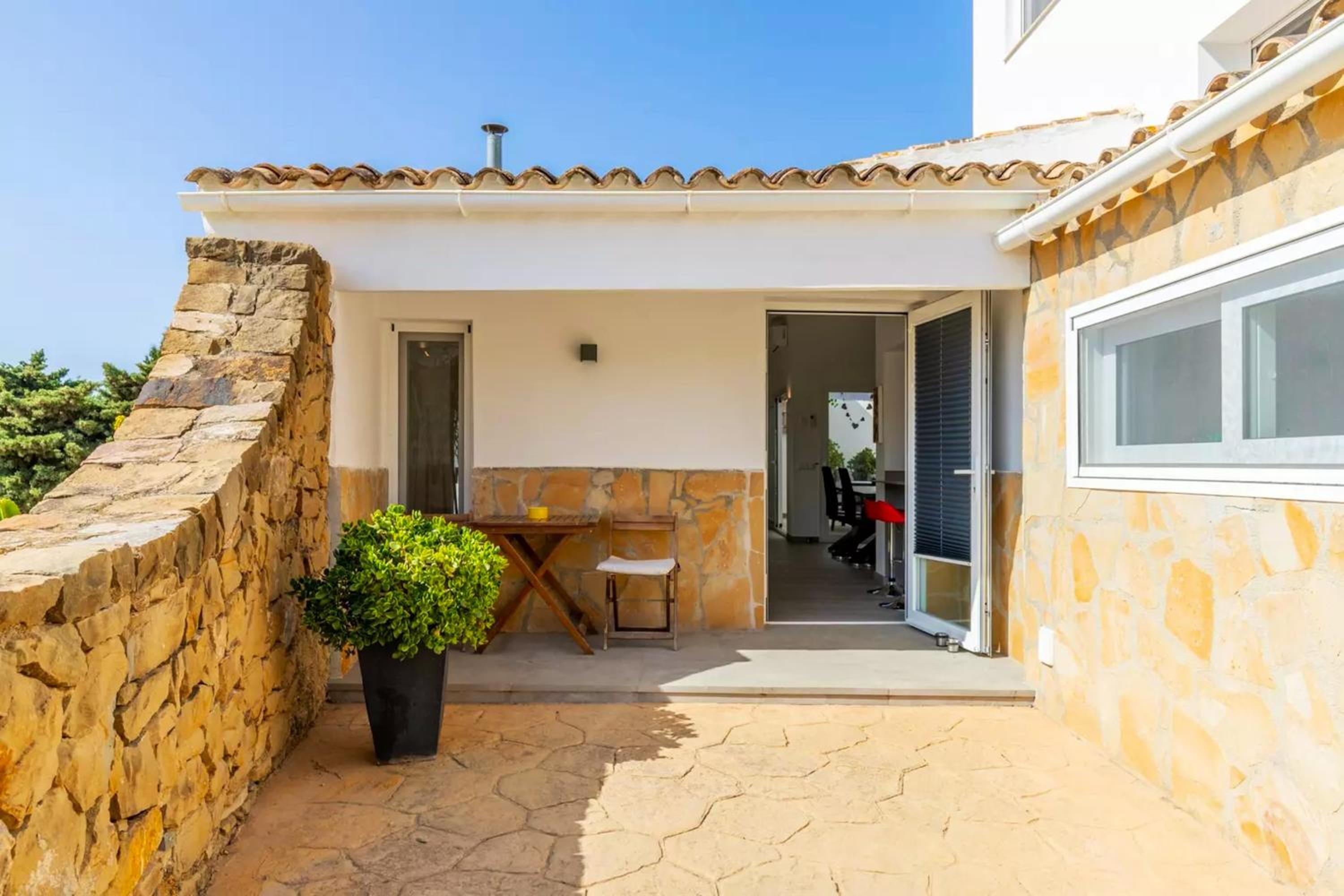 Mediterranean villa in Calpe with private pool.