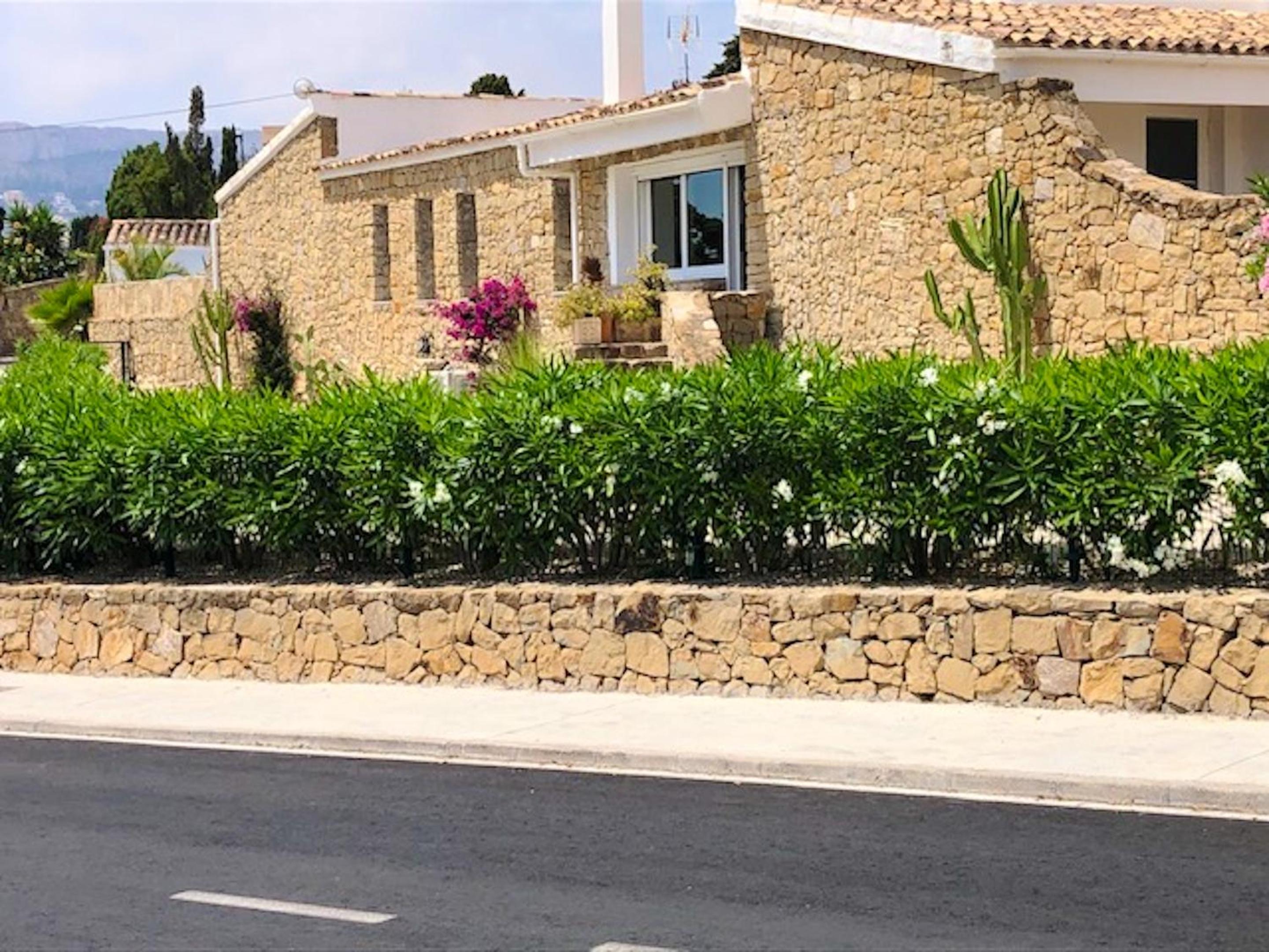 Mediterranean villa in Calpe with private pool.
