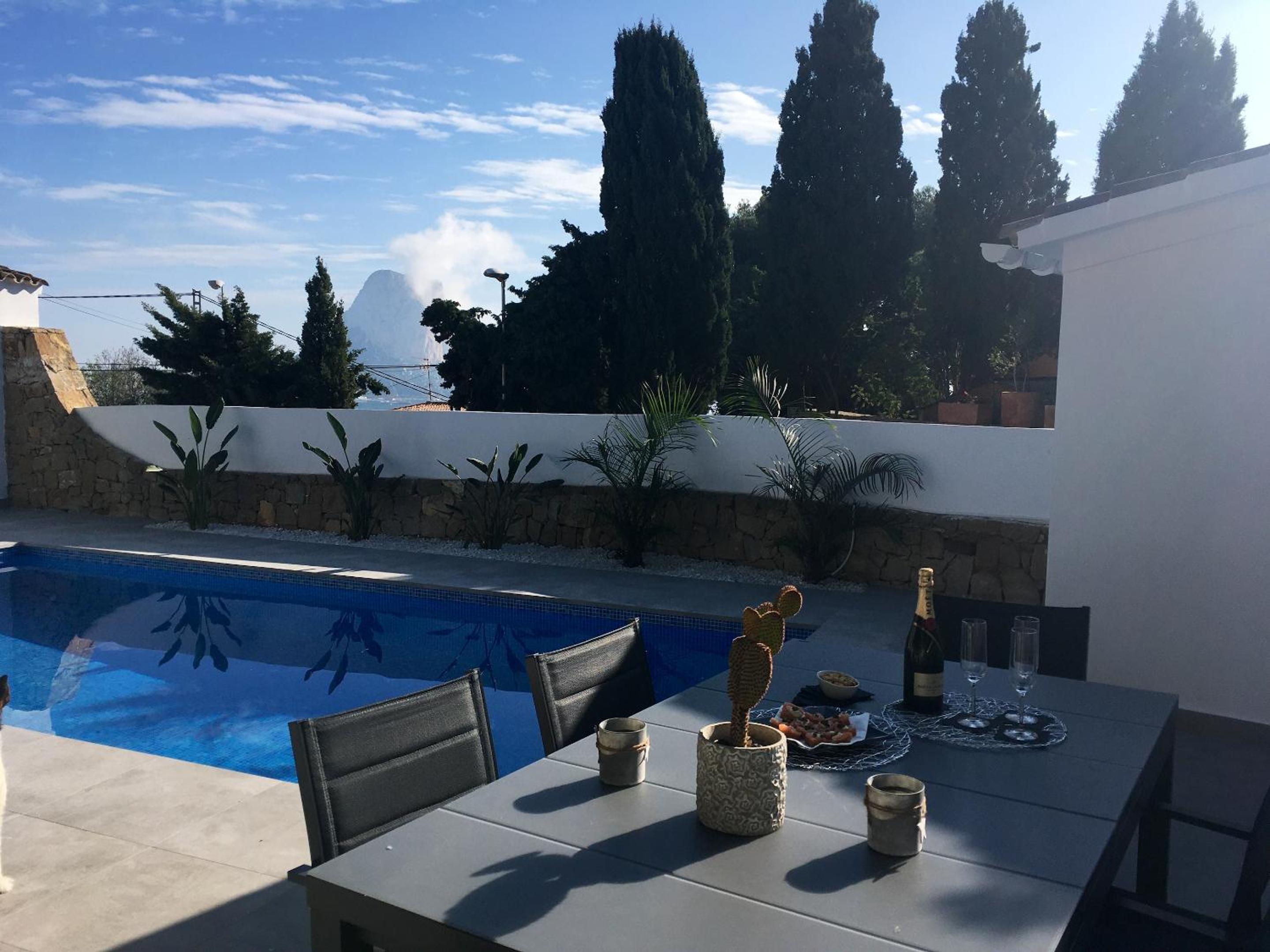 Mediterranean villa in Calpe with private pool.