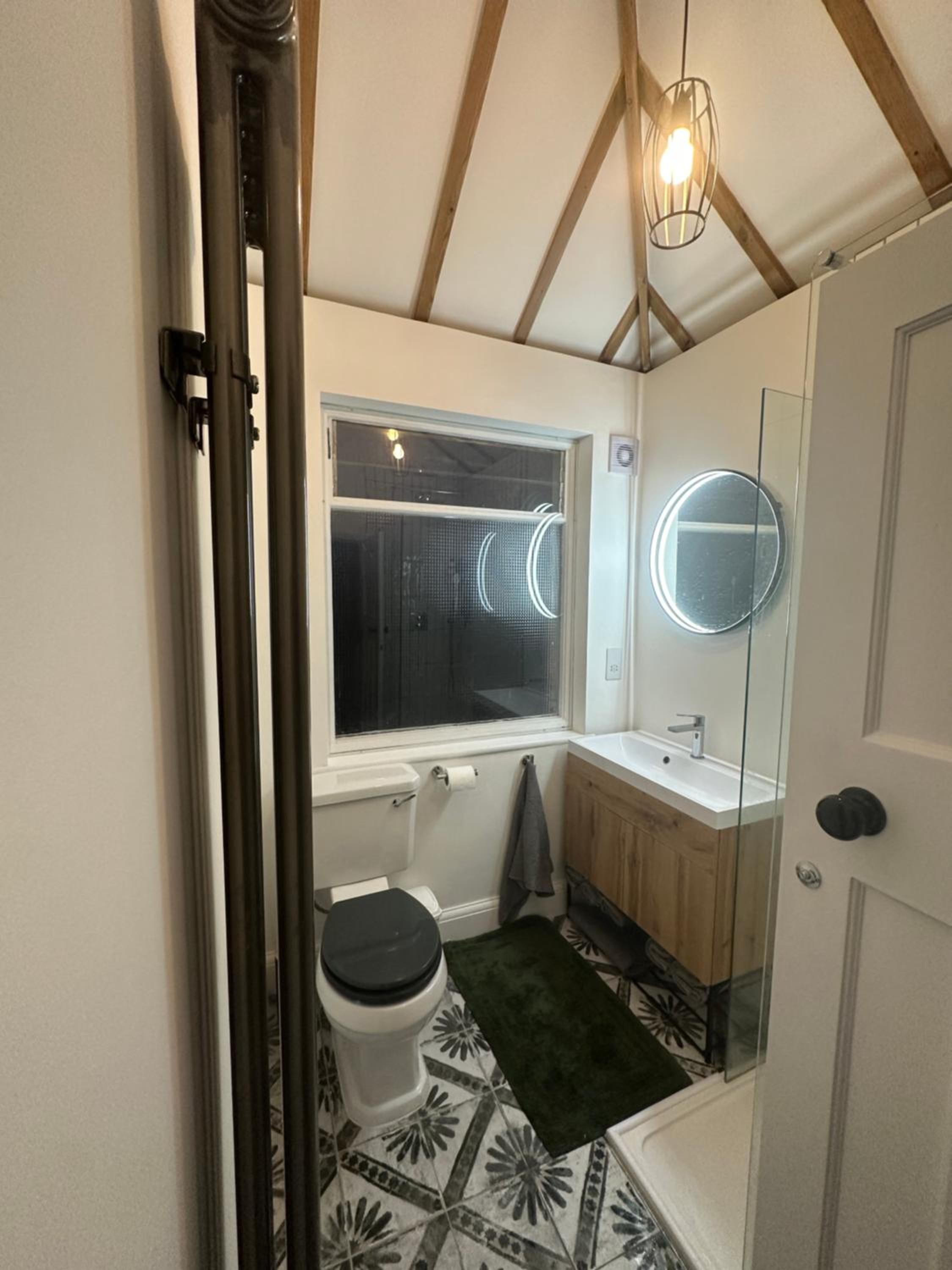 Stylish Unique 3 Bedroom House Hastings
