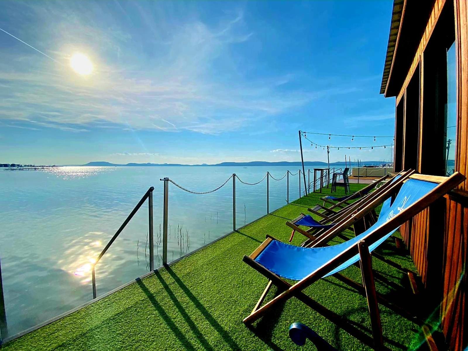 BL LAKESIDE APARTMAN view 2