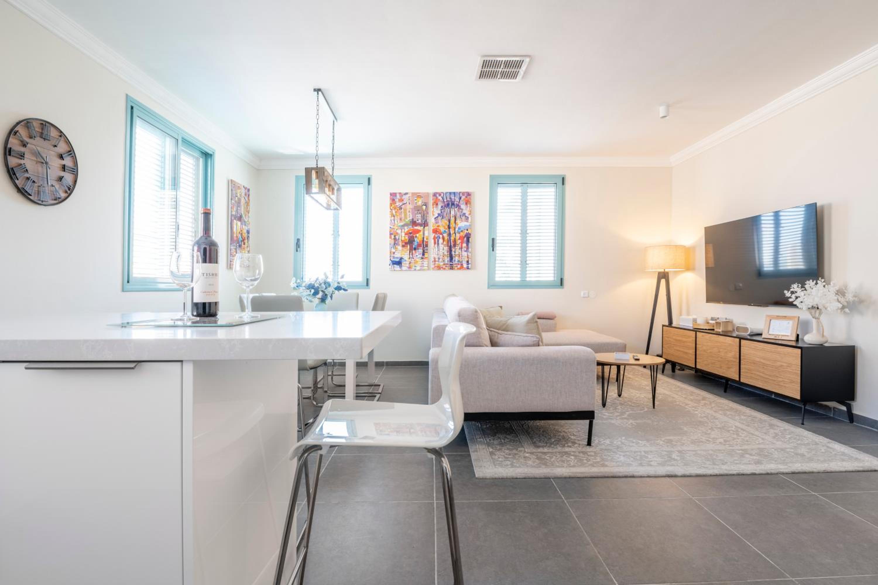 Midrahov Luxury Apartment view 2
