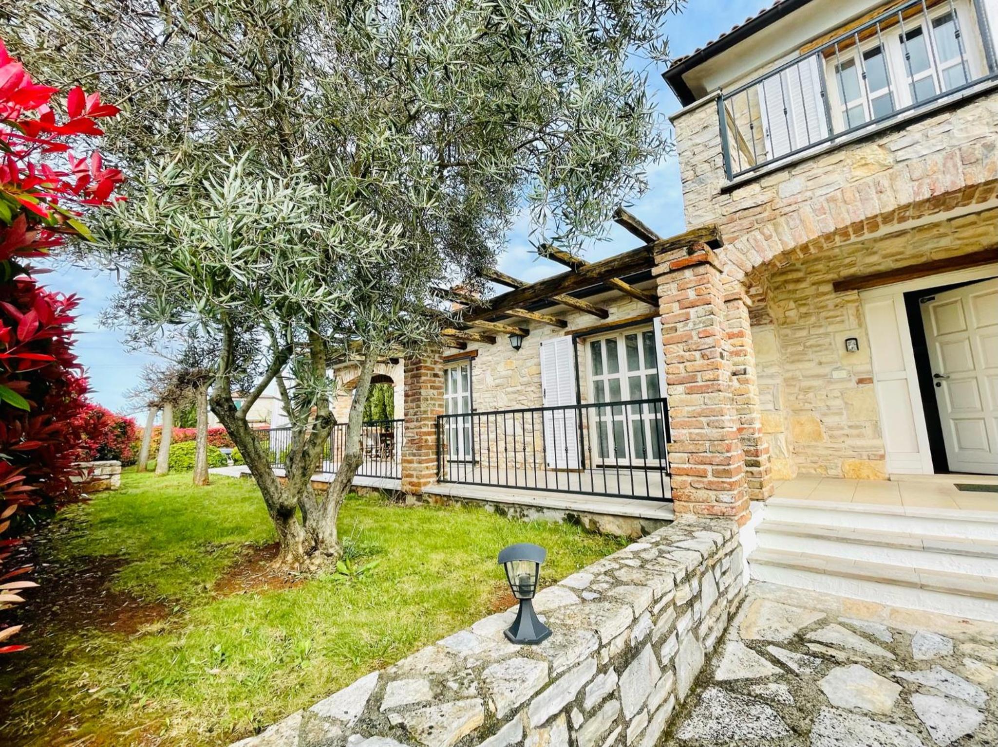 Photo 34