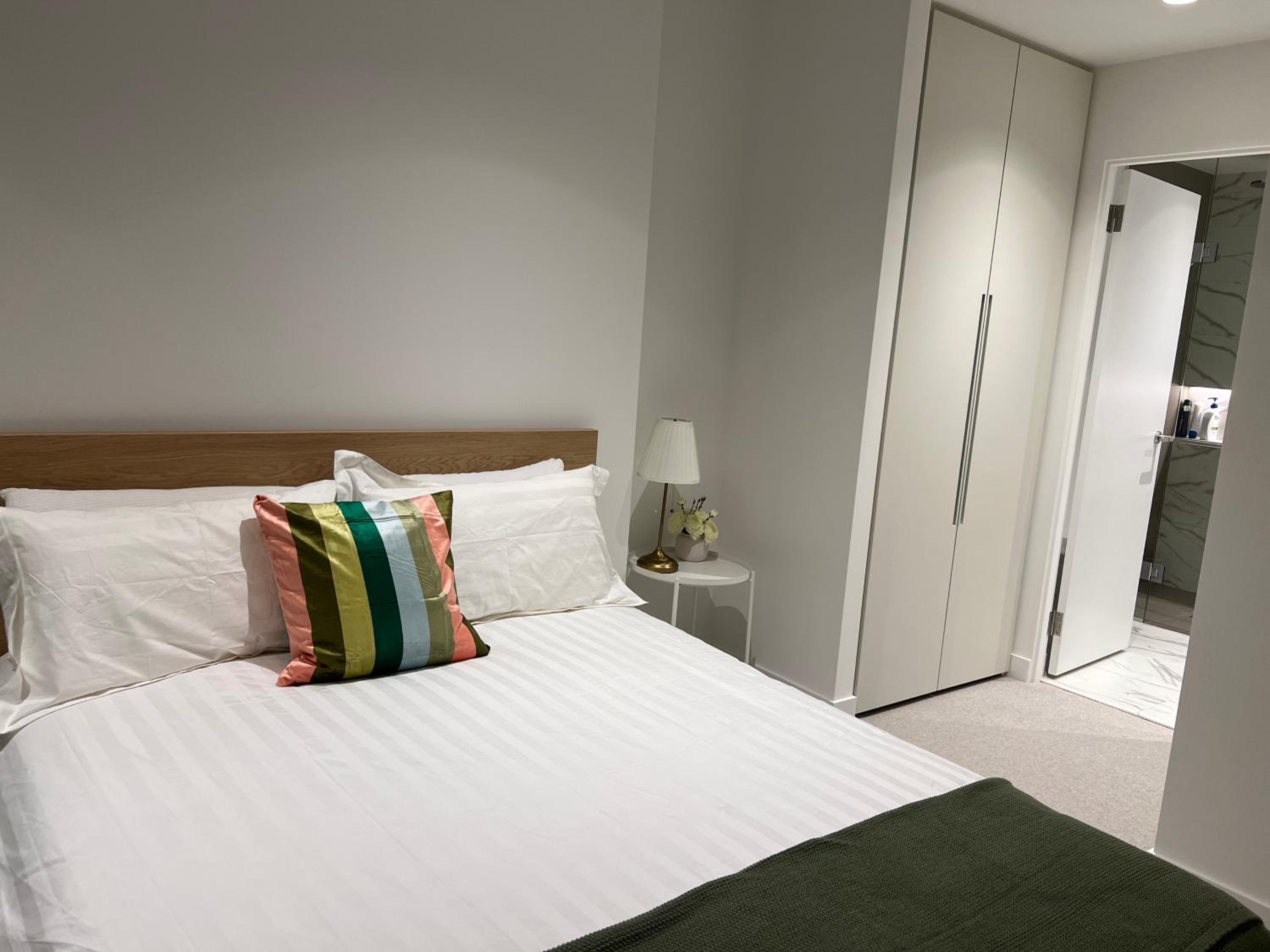 WSP 3B2B apartment in CBD with free parking