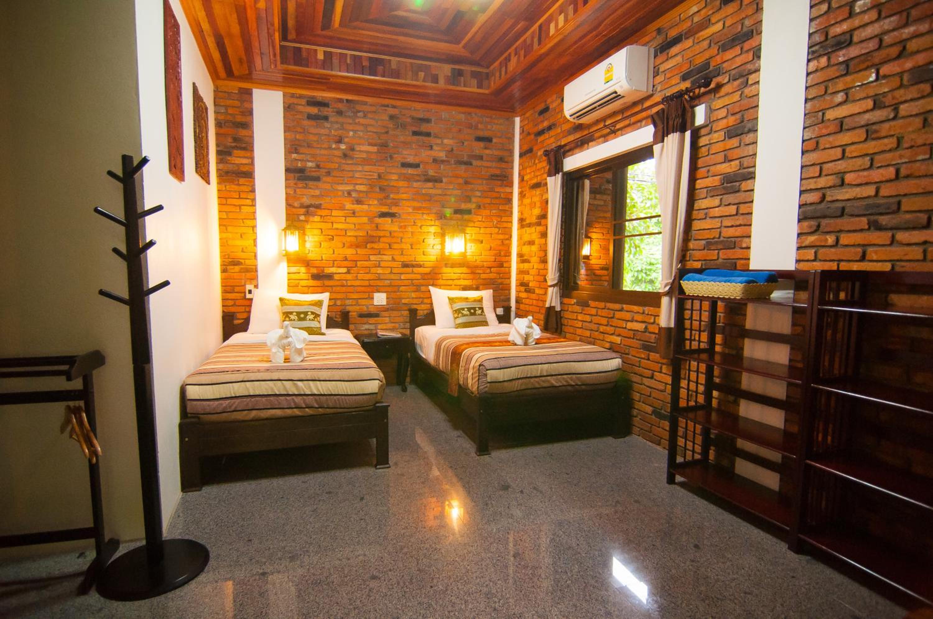 Hotel Khaosok and Spa