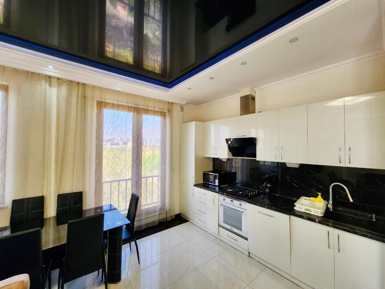 City Center, Deluxe 1Bedroom Apartment by Republic Square New Building