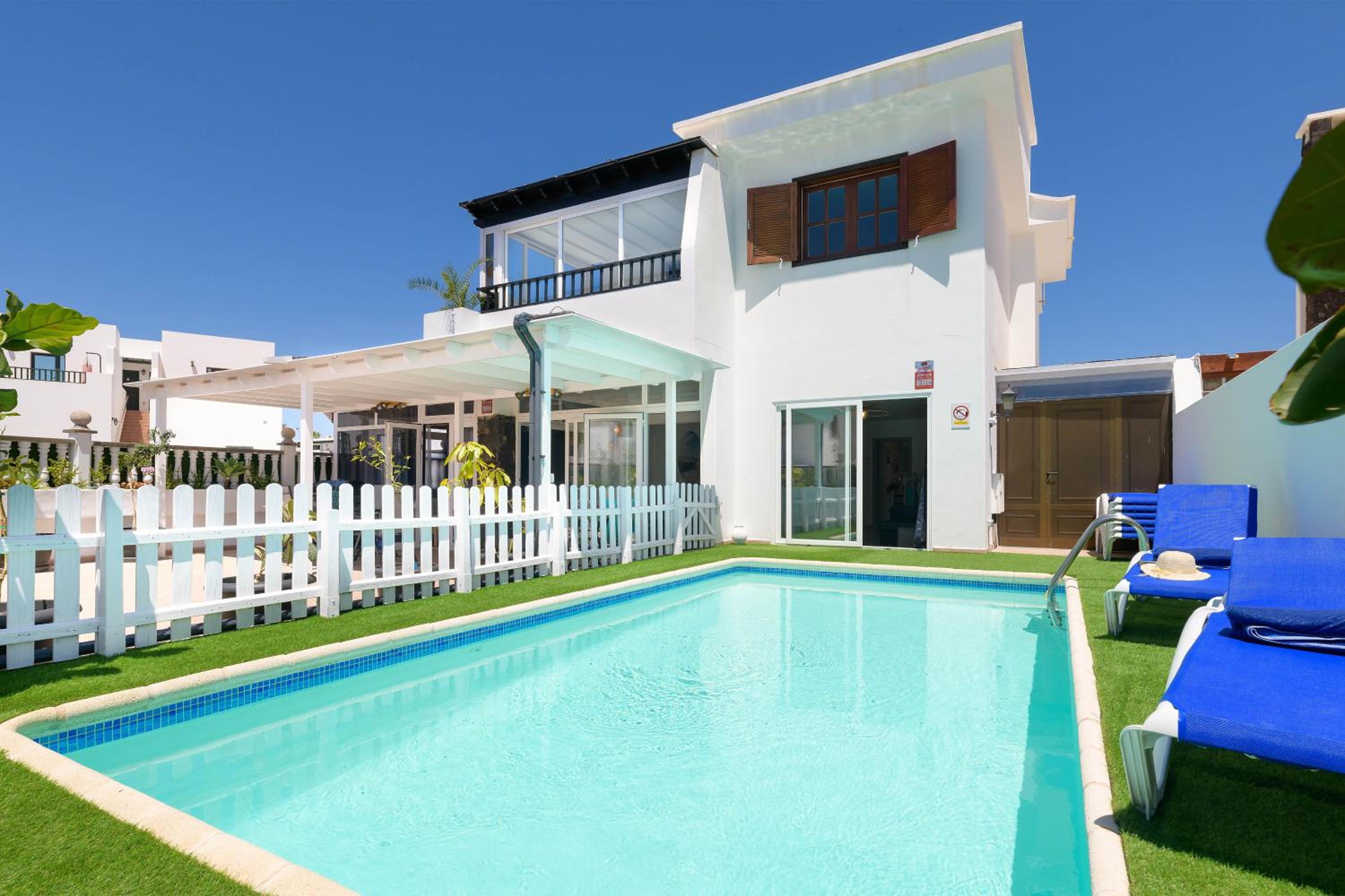 Hotel Villa Siroi, Puerto Del Carmen, heated pool, 10mn from the sea - Image 1