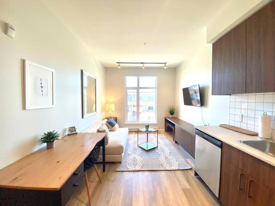 Lovely Brand New Condo