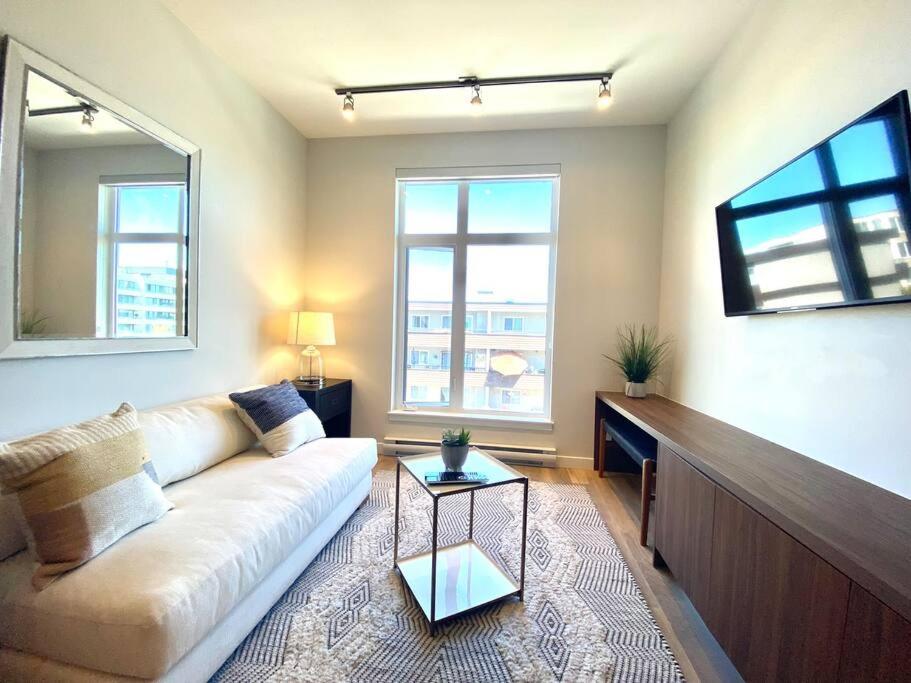 Lovely Brand New Condo