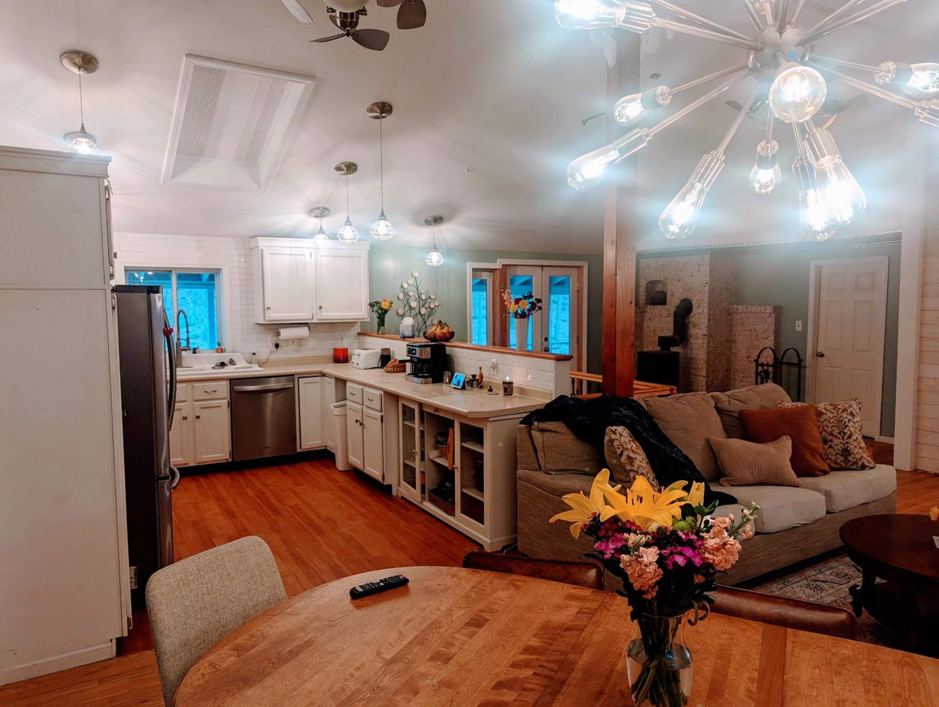 Spacious Pawtuckaway Getaway