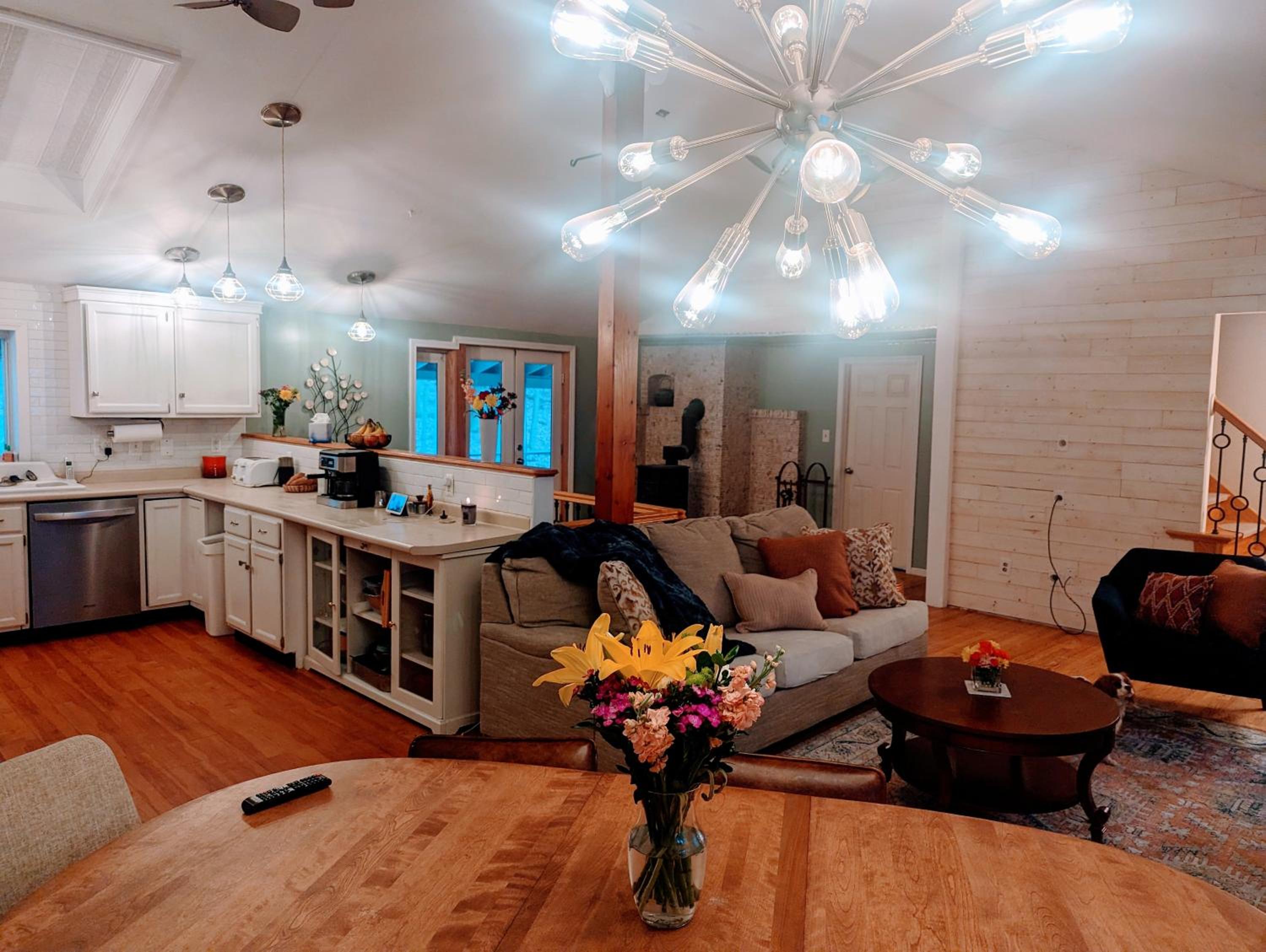 Spacious Pawtuckaway Getaway