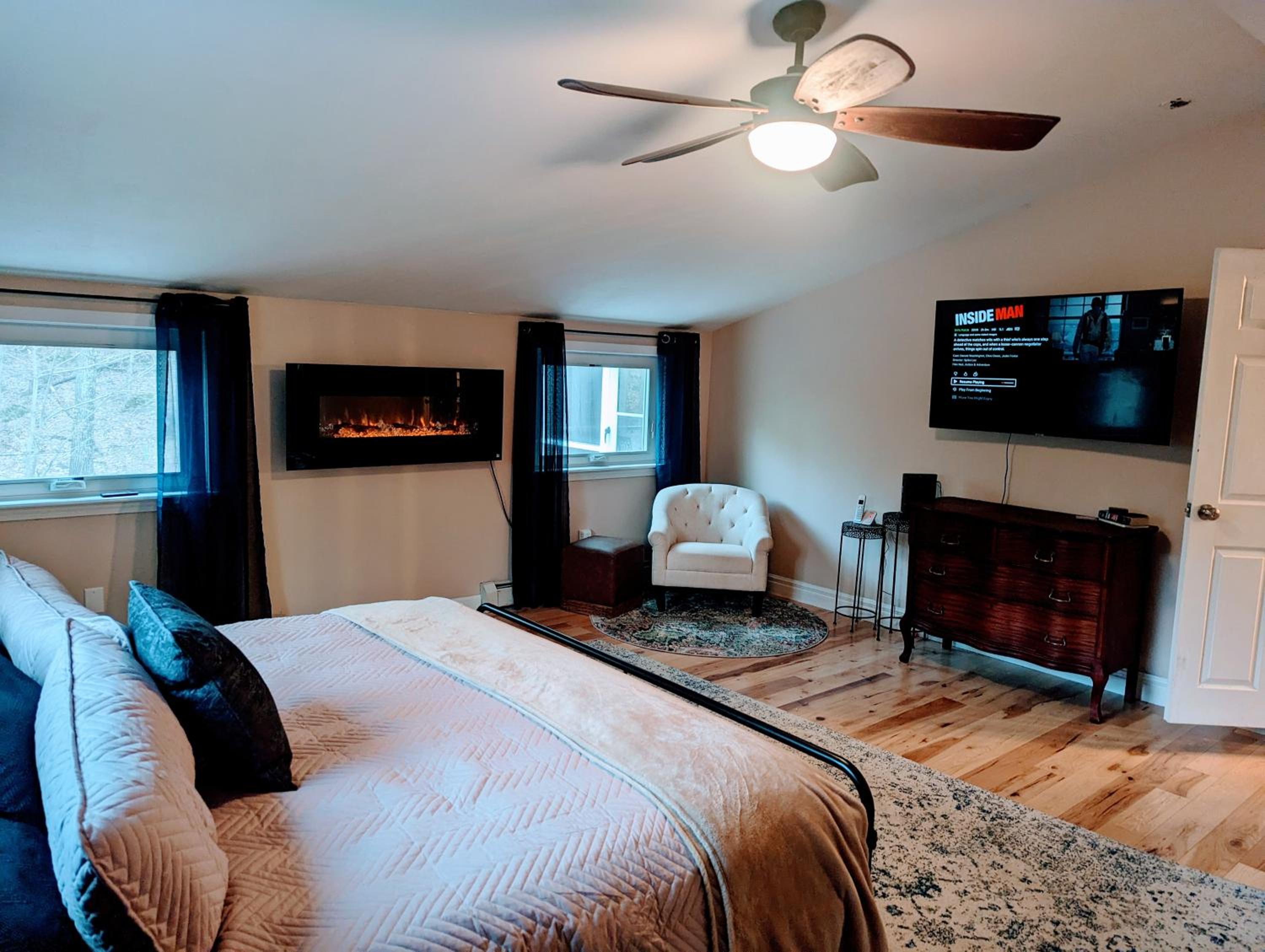 Spacious Pawtuckaway Getaway
