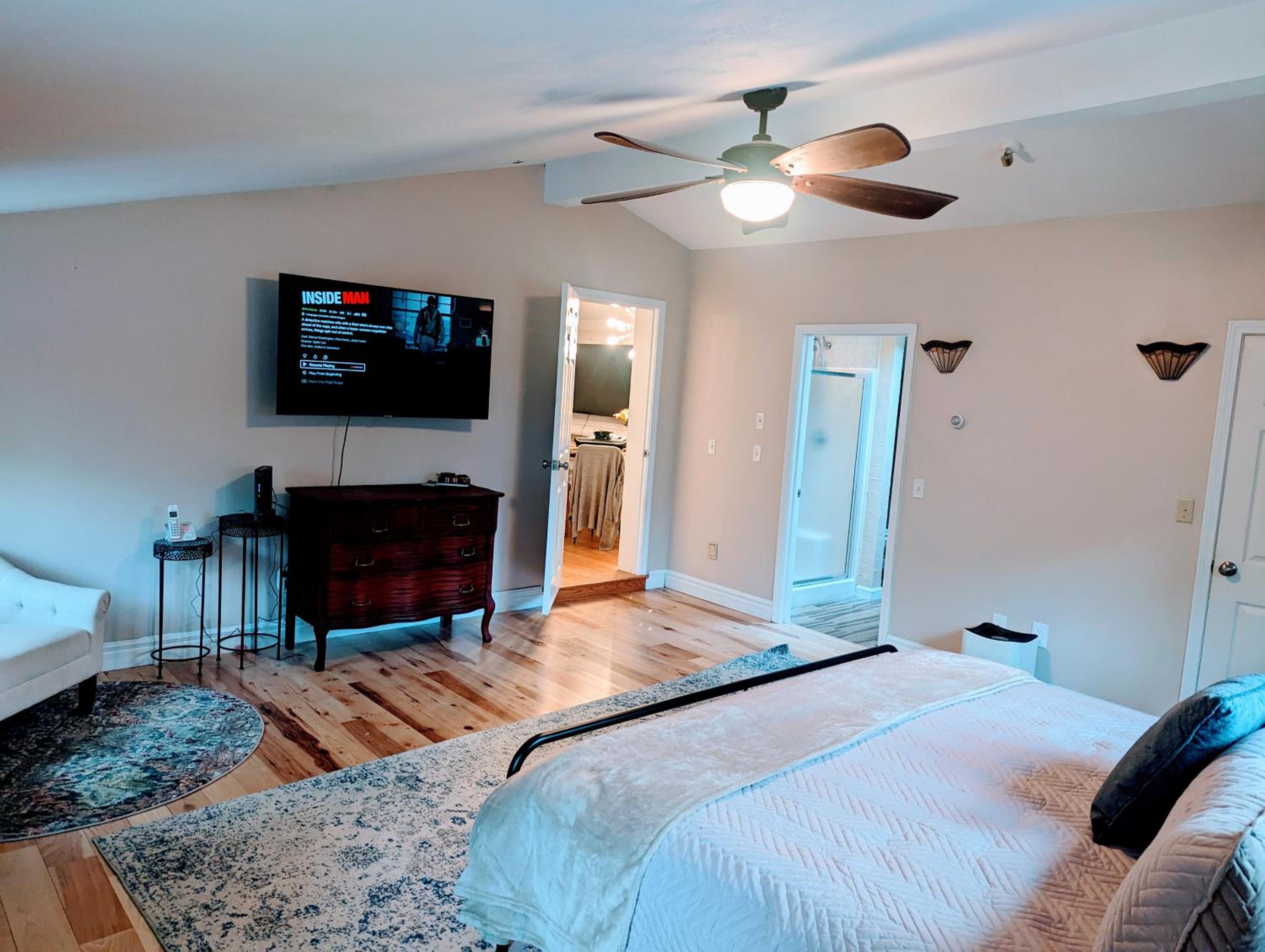 Spacious Pawtuckaway Getaway