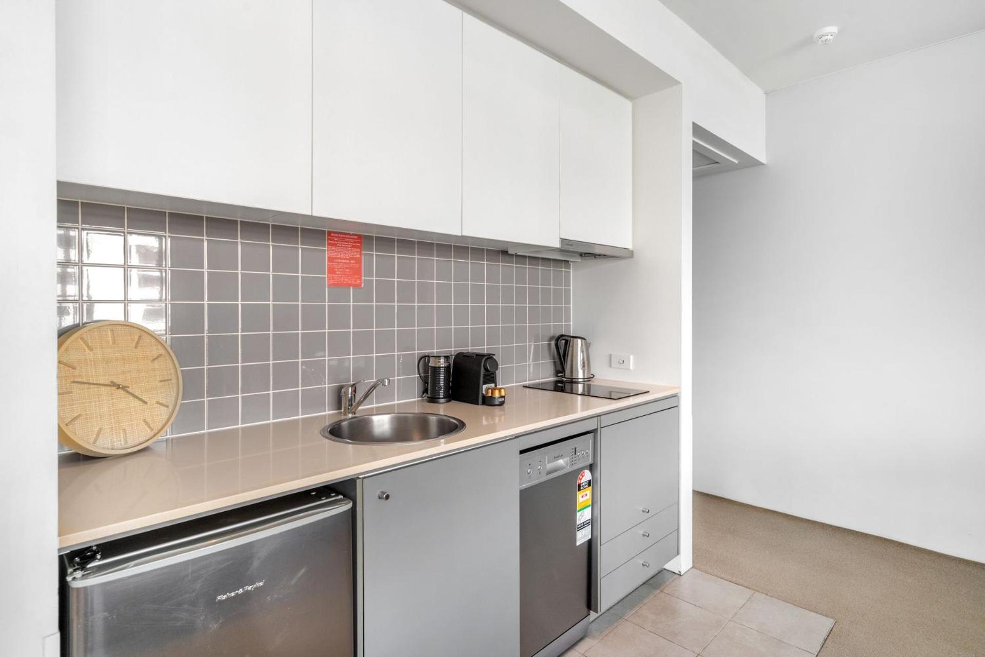 Belle Escapes 703 Harbour Lights Cairns Apartment with water views