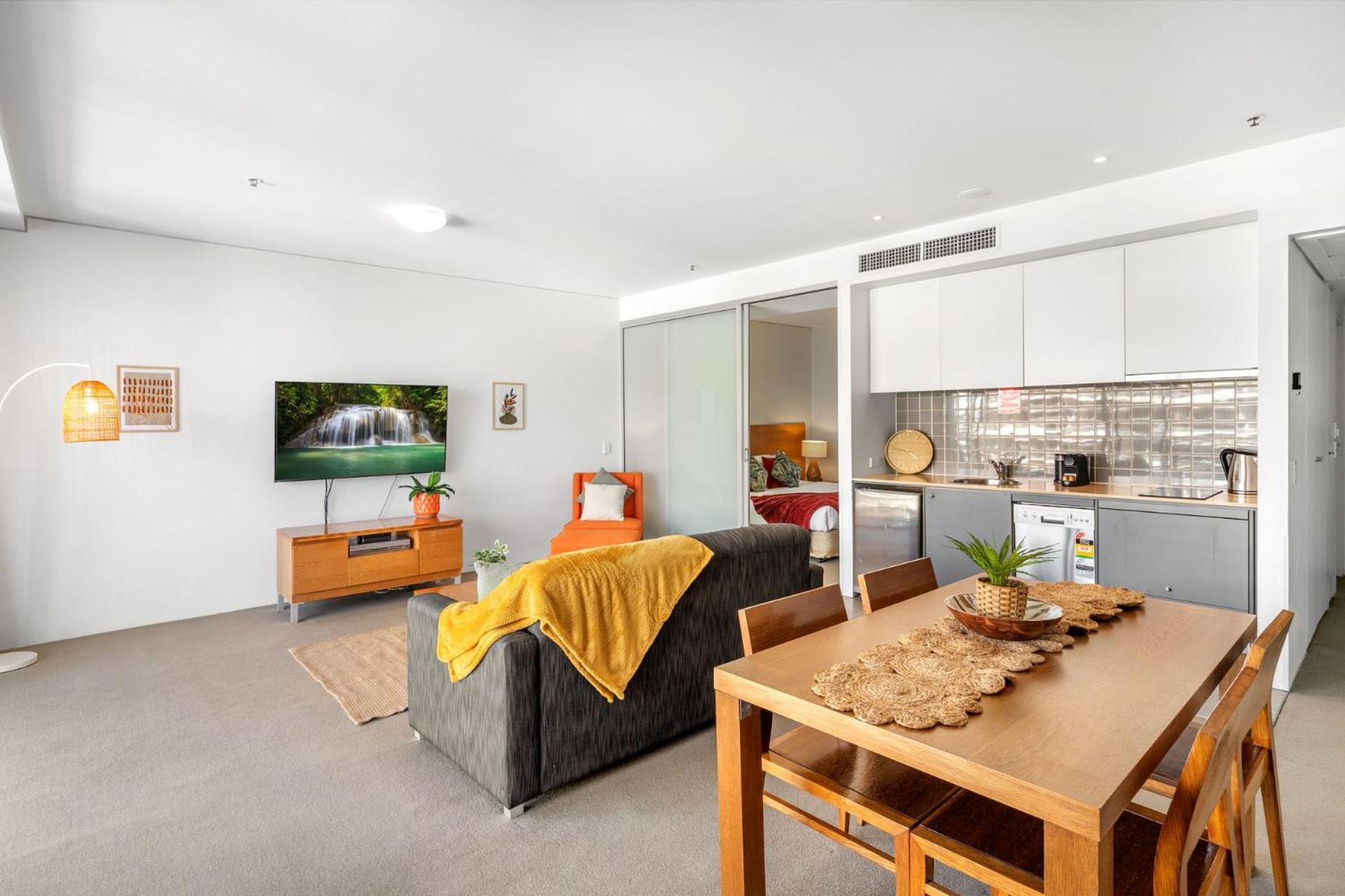 Belle Escapes 703 Harbour Lights Cairns Apartment with water views