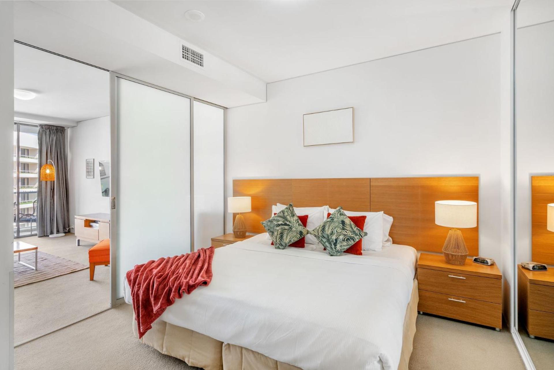 Belle Escapes 703 Harbour Lights Cairns Apartment with water views