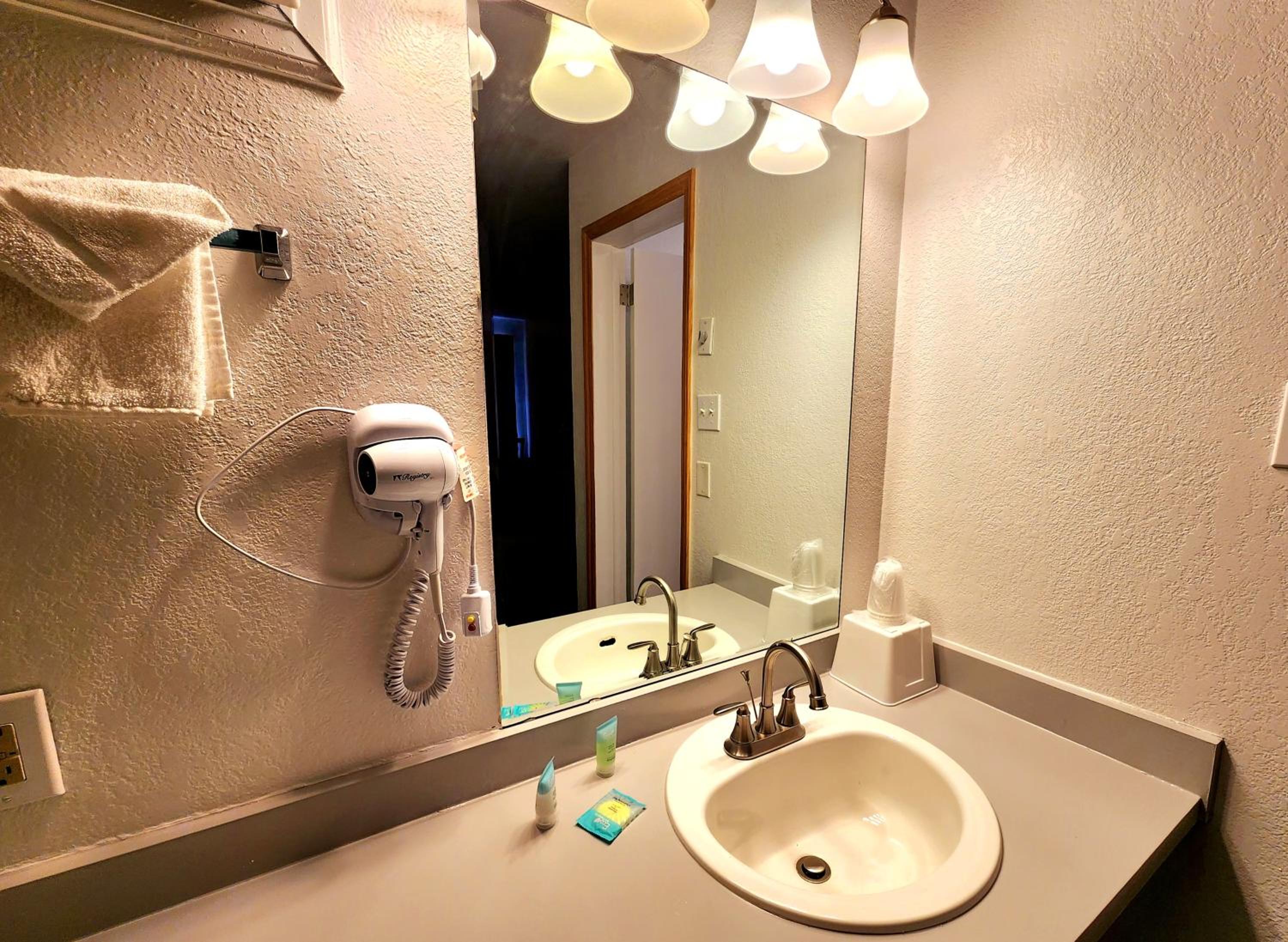 Silver Saddle Motel