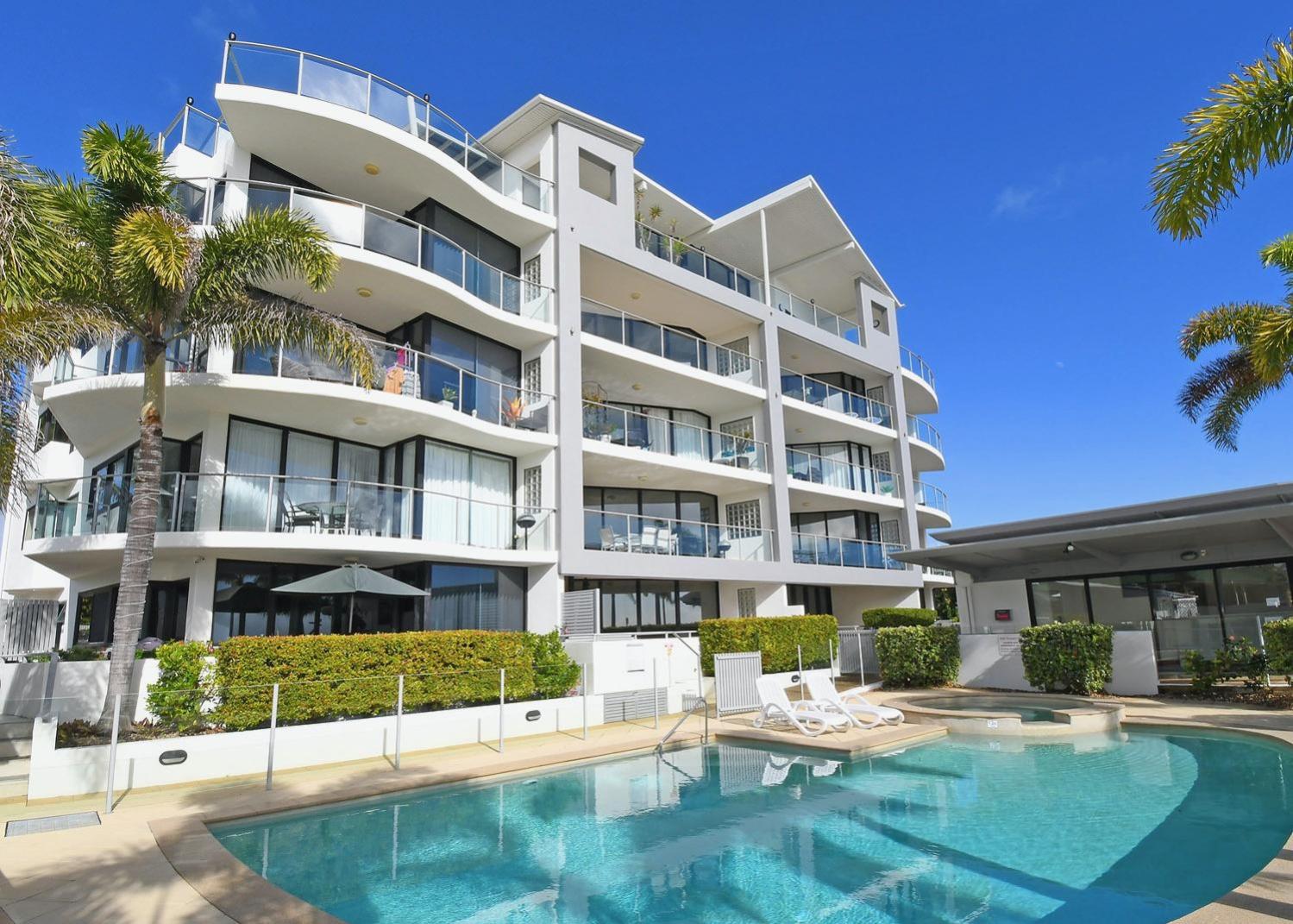 Luxurious Beachfront Apartment