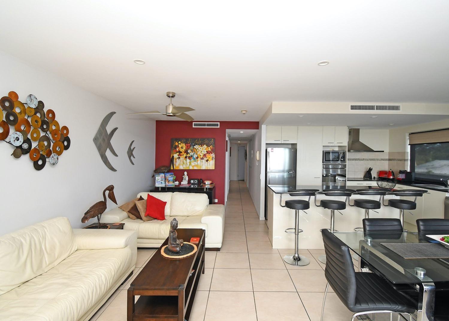 Luxurious Beachfront Apartment