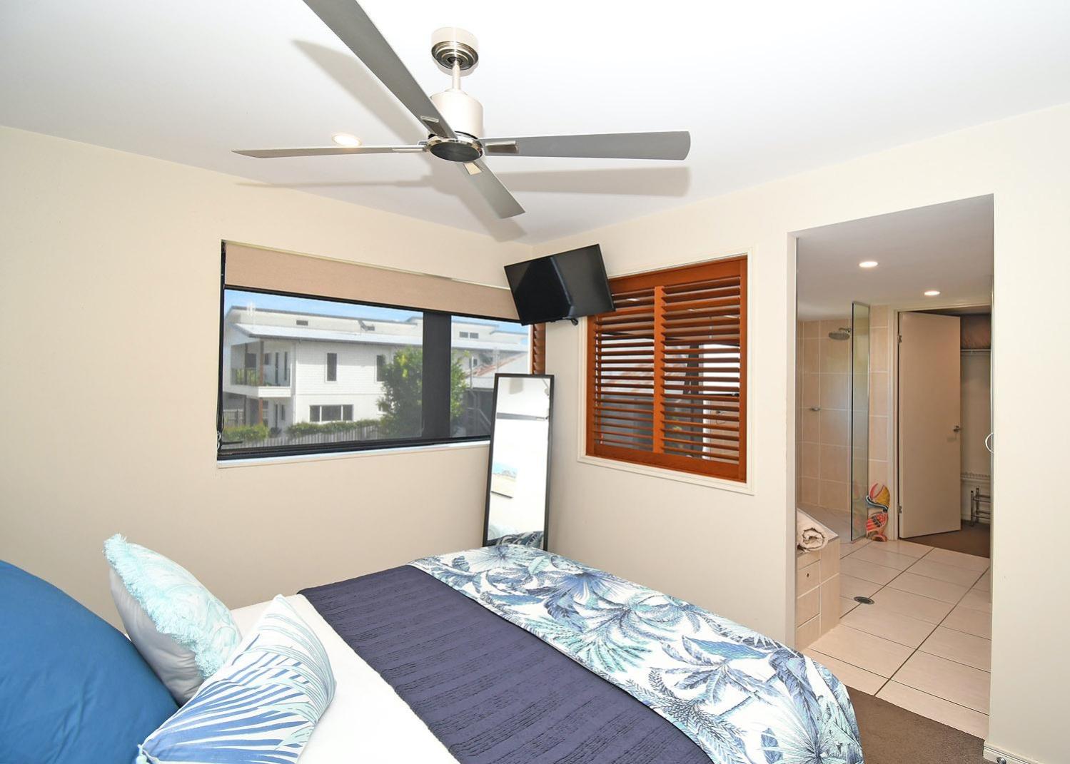 Luxurious Beachfront Apartment