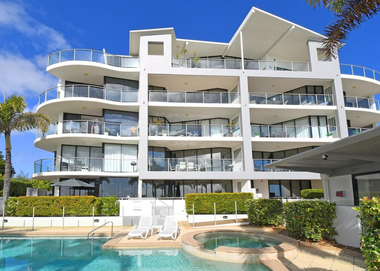 Luxurious Beachfront Apartment