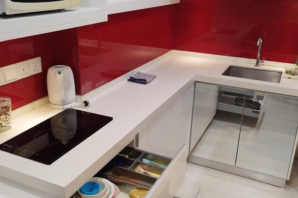 A loft with kitchen + full-condo facilities. photo 4