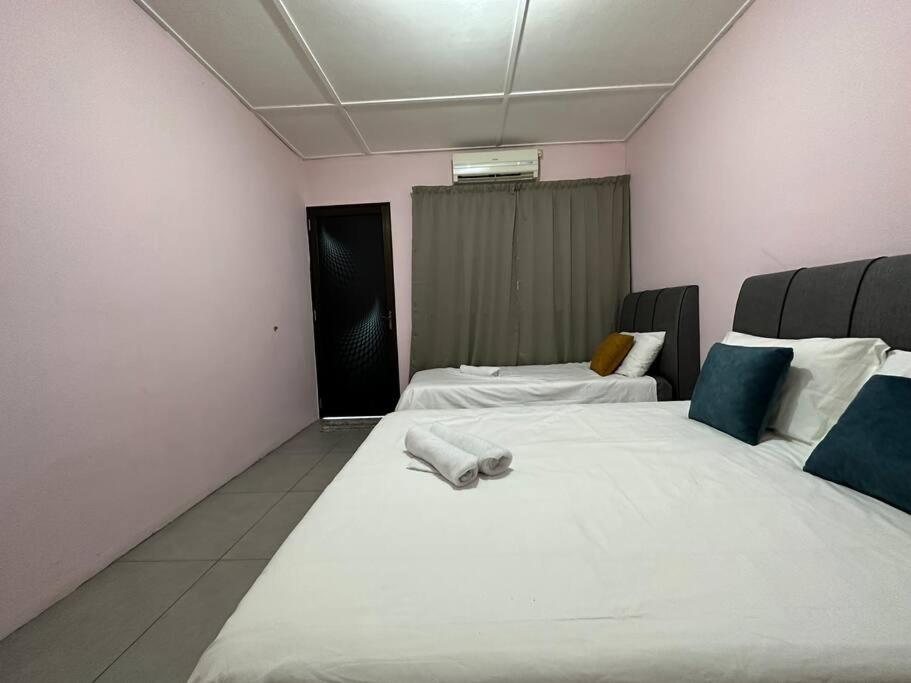 Ipoh Simple Comfortable Family 3R2B 7-9pax SY20 photo 7