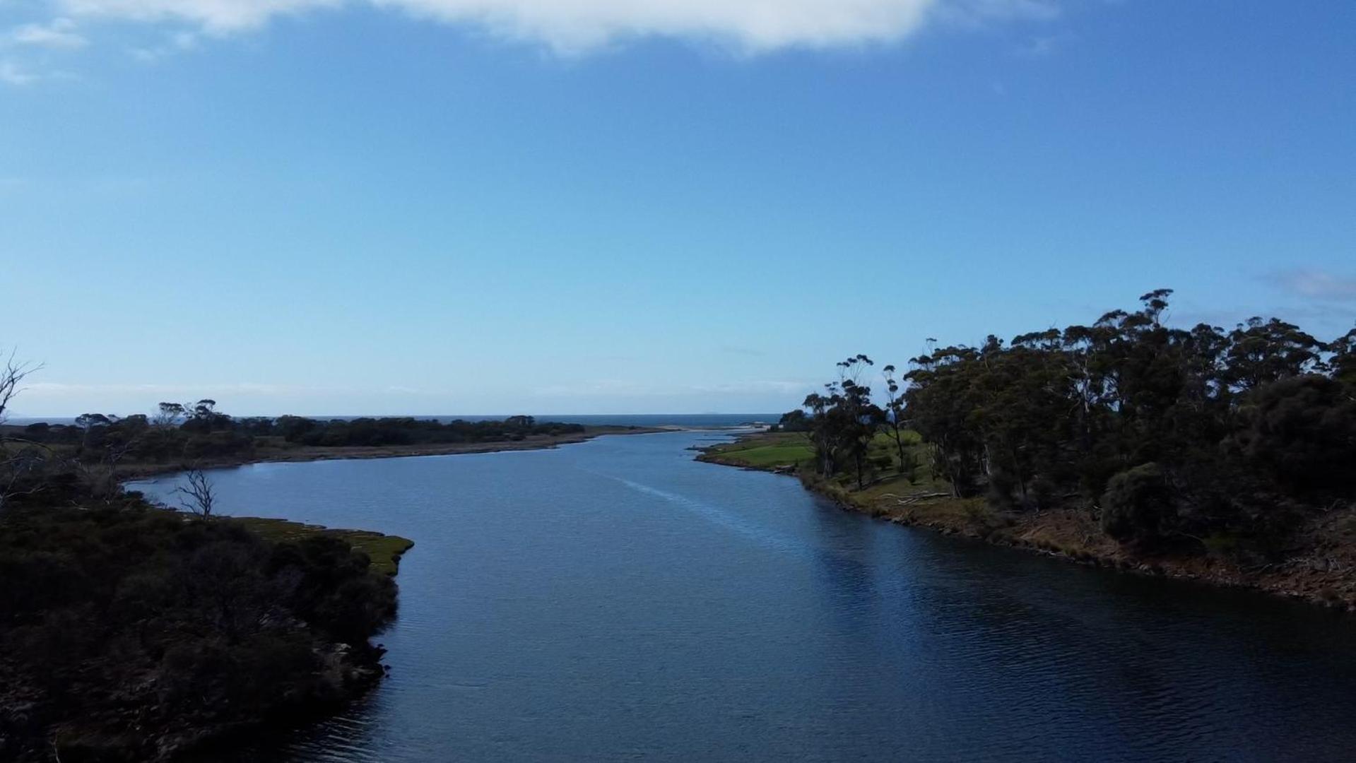 Heritage Shepherd's Cottage - Lisdillon - Waterfront