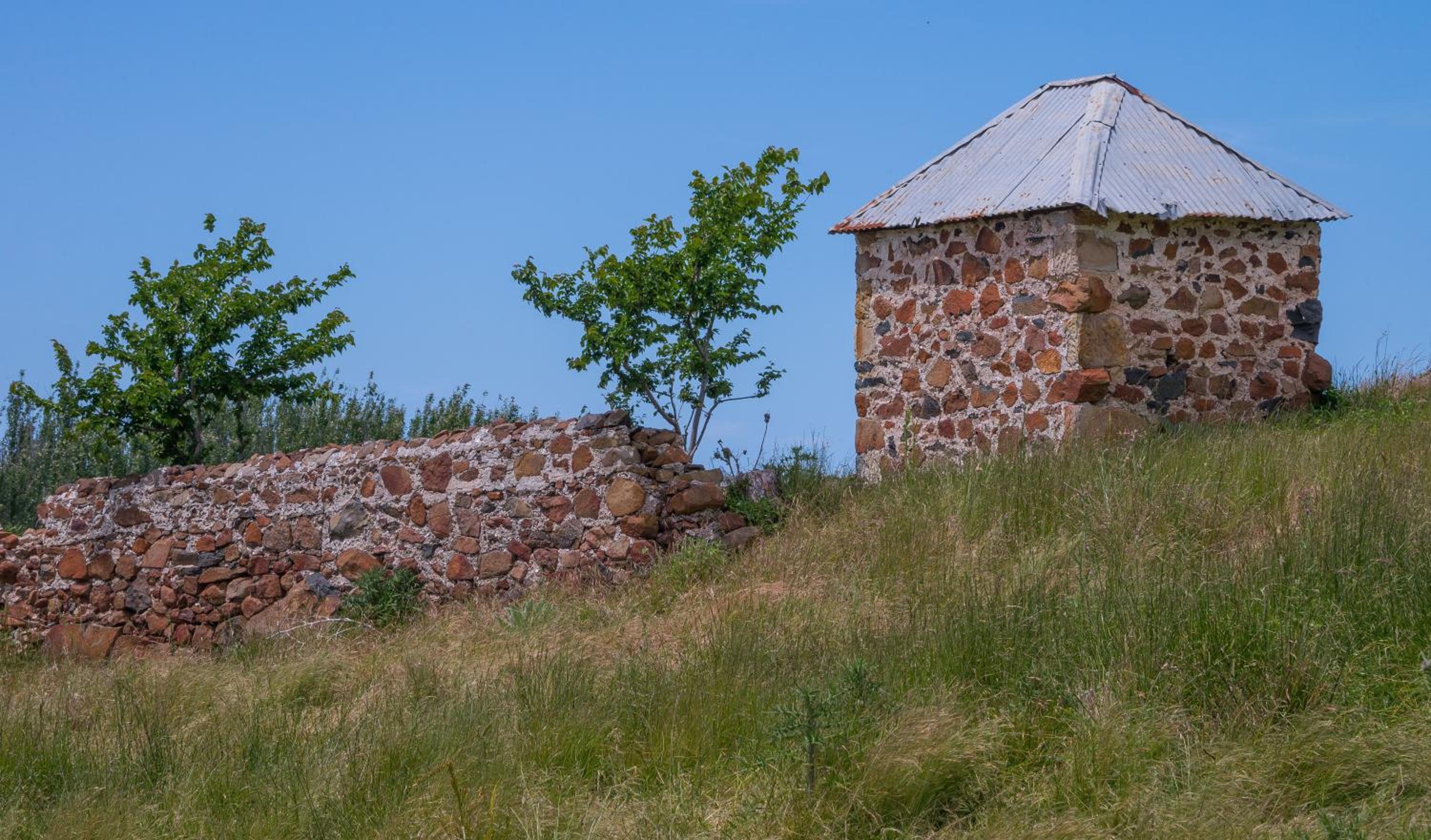 Heritage Shepherd's Cottage - Lisdillon - Waterfront