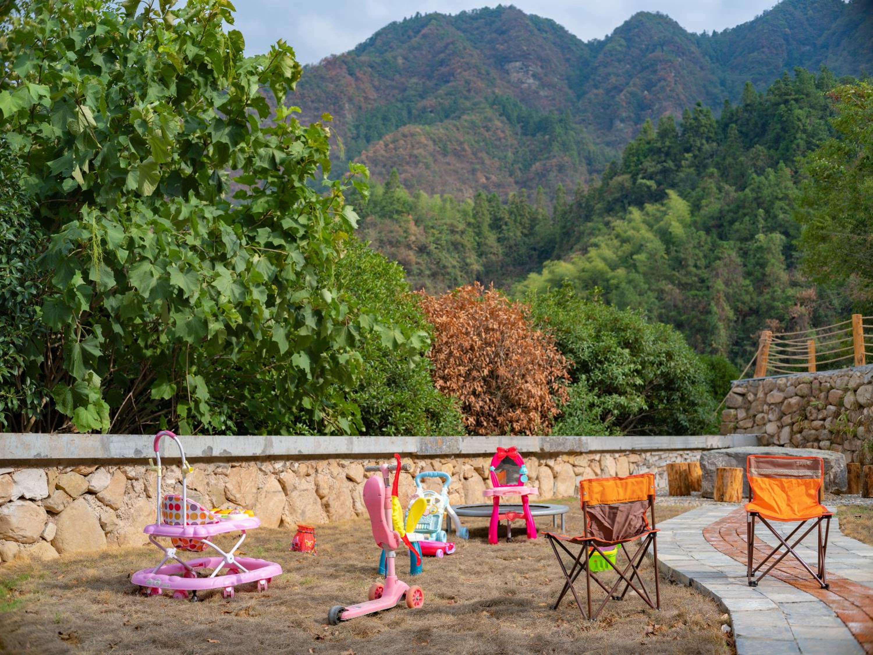 Serenity Valley - Zhangjiajie National Forest Park
