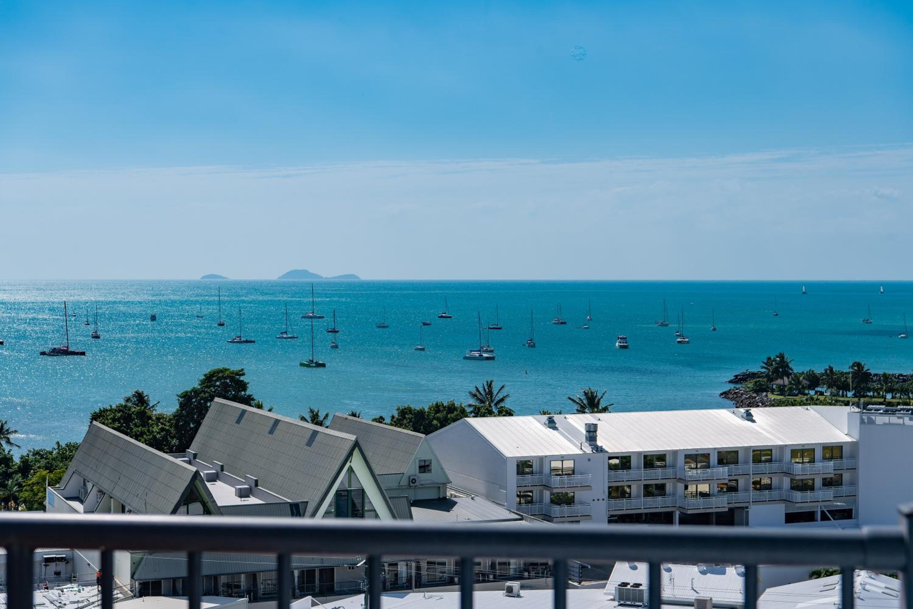 Ocean View 16A Studio Pool & Spa Wi-Fi KIDS STAY FREE