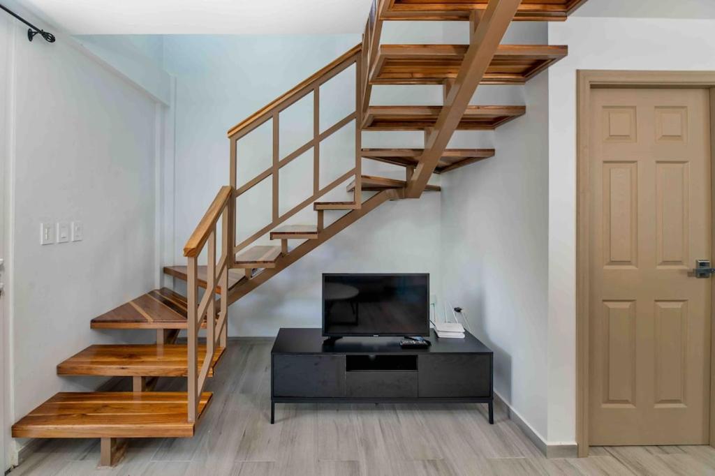 Cozy Beach Villa at The Shores 5 minutes from the beach