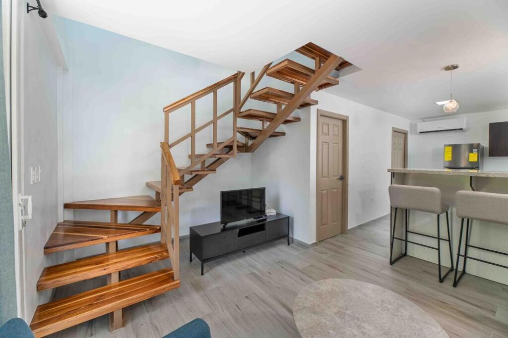 Cozy Beach Villa at The Shores 5 minutes from the beach