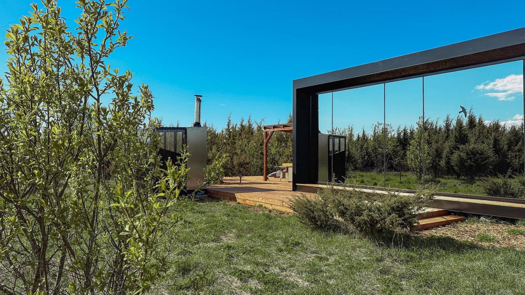 Juniper Minivilla Jacuzzi & Sauna view 3
