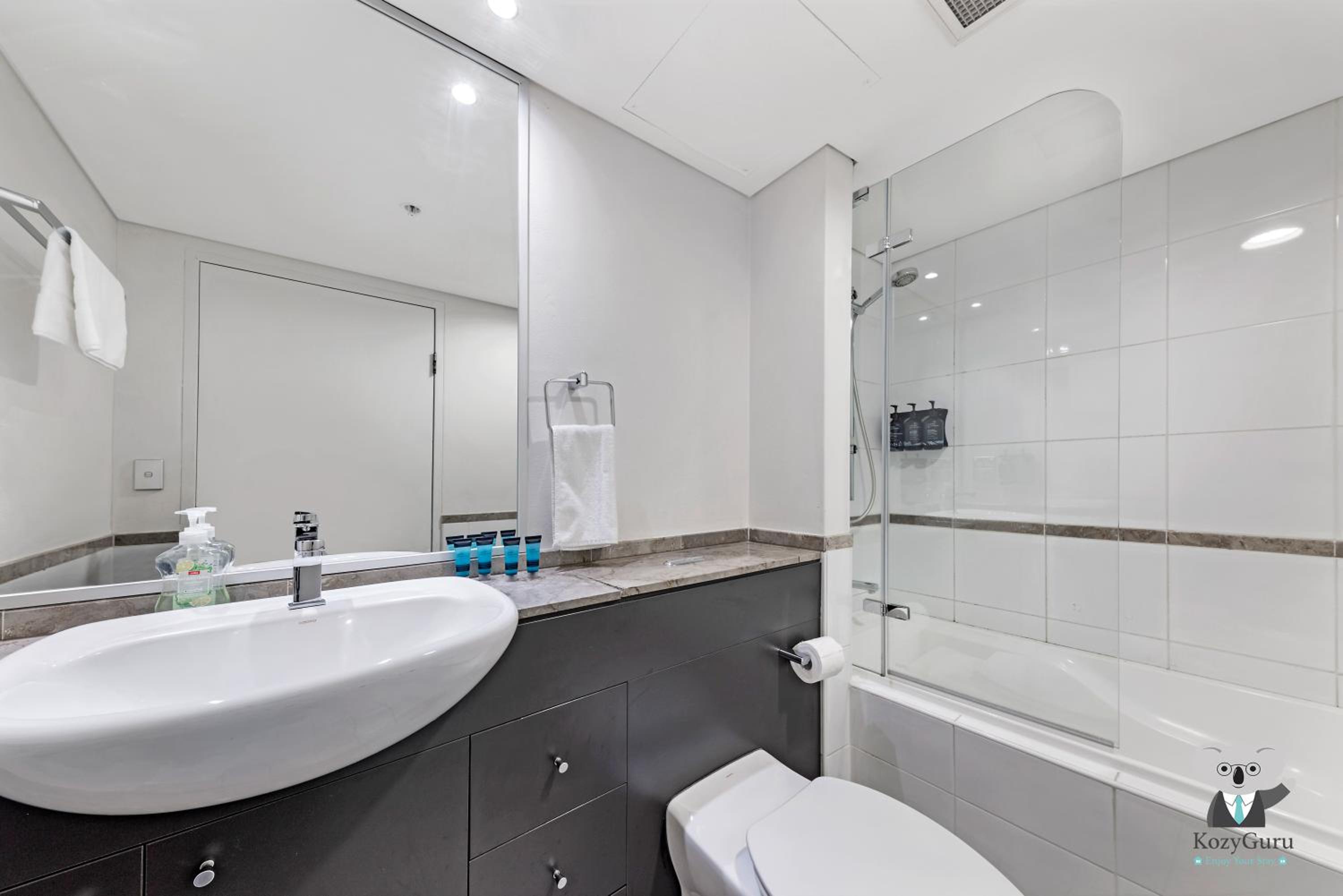 KozyGuru | Sydney CBD | Best Location Studio photo 3