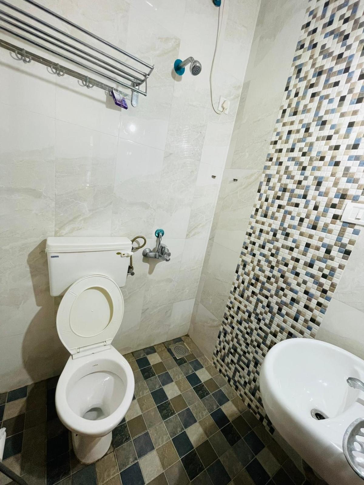 Photo 8