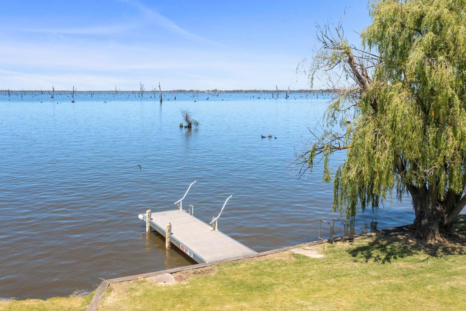 Elements on the Waters Edge, Yarrawonga