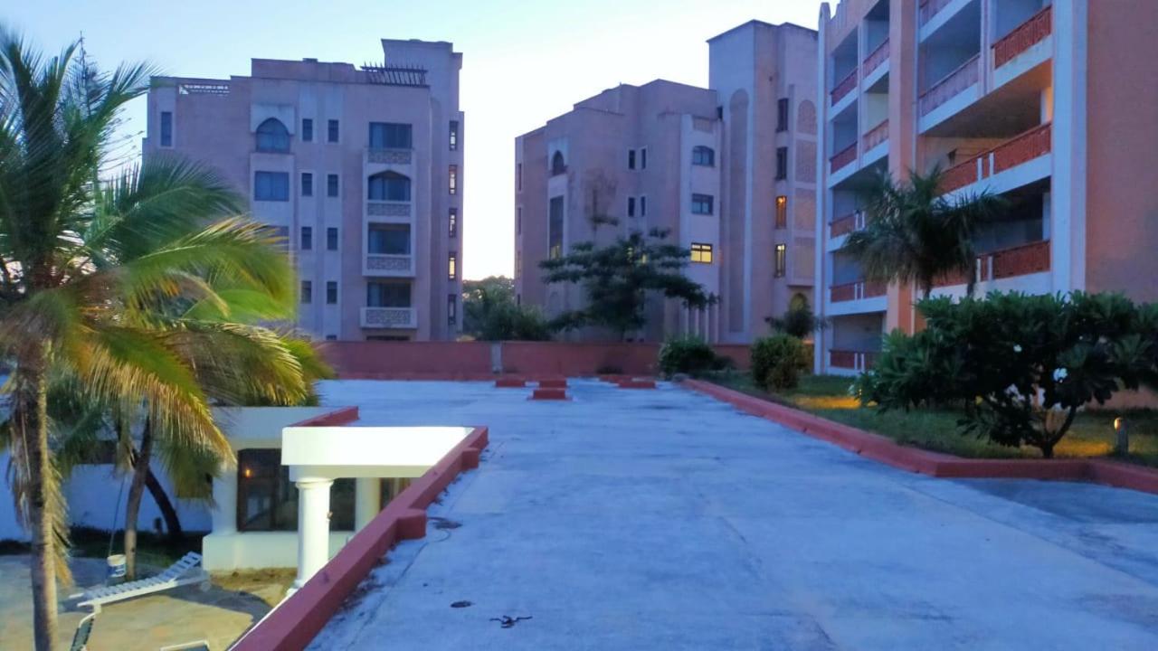 Lux Suites Lamera Beachfront Apartments