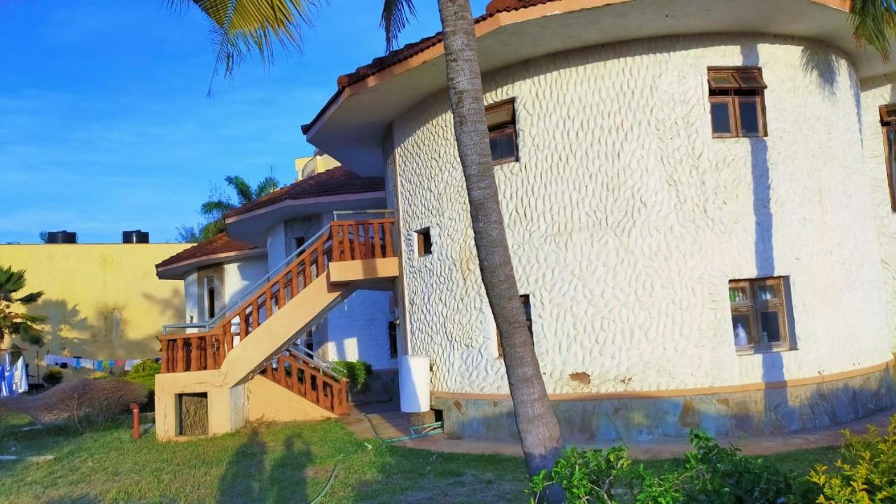 Lux Suites Lamera Beachfront Apartments